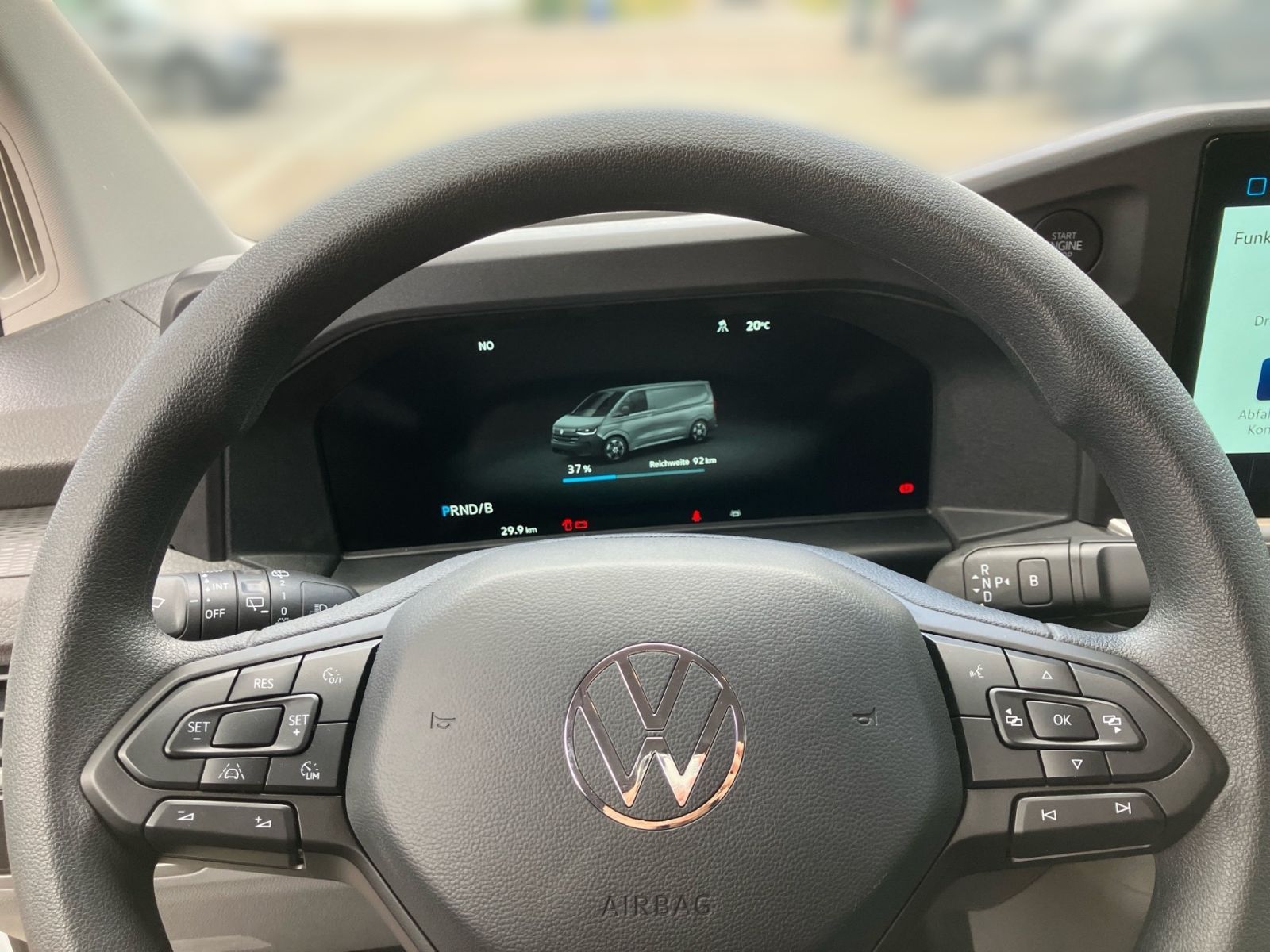 Fahrzeugabbildung Volkswagen e-Caravelle 100 kW BEV 1-Gang Automatik