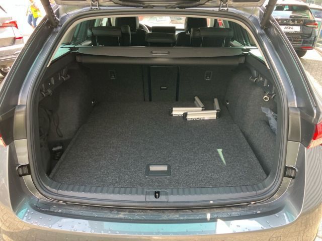 Fahrzeugabbildung SKODA Octavia Combi Tour 2,0 TDI 150PS DSG ACC PDC AHK