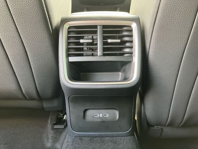 Fahrzeugabbildung SKODA Octavia Combi Tour 2,0 TDI 150PS DSG ACC PDC AHK