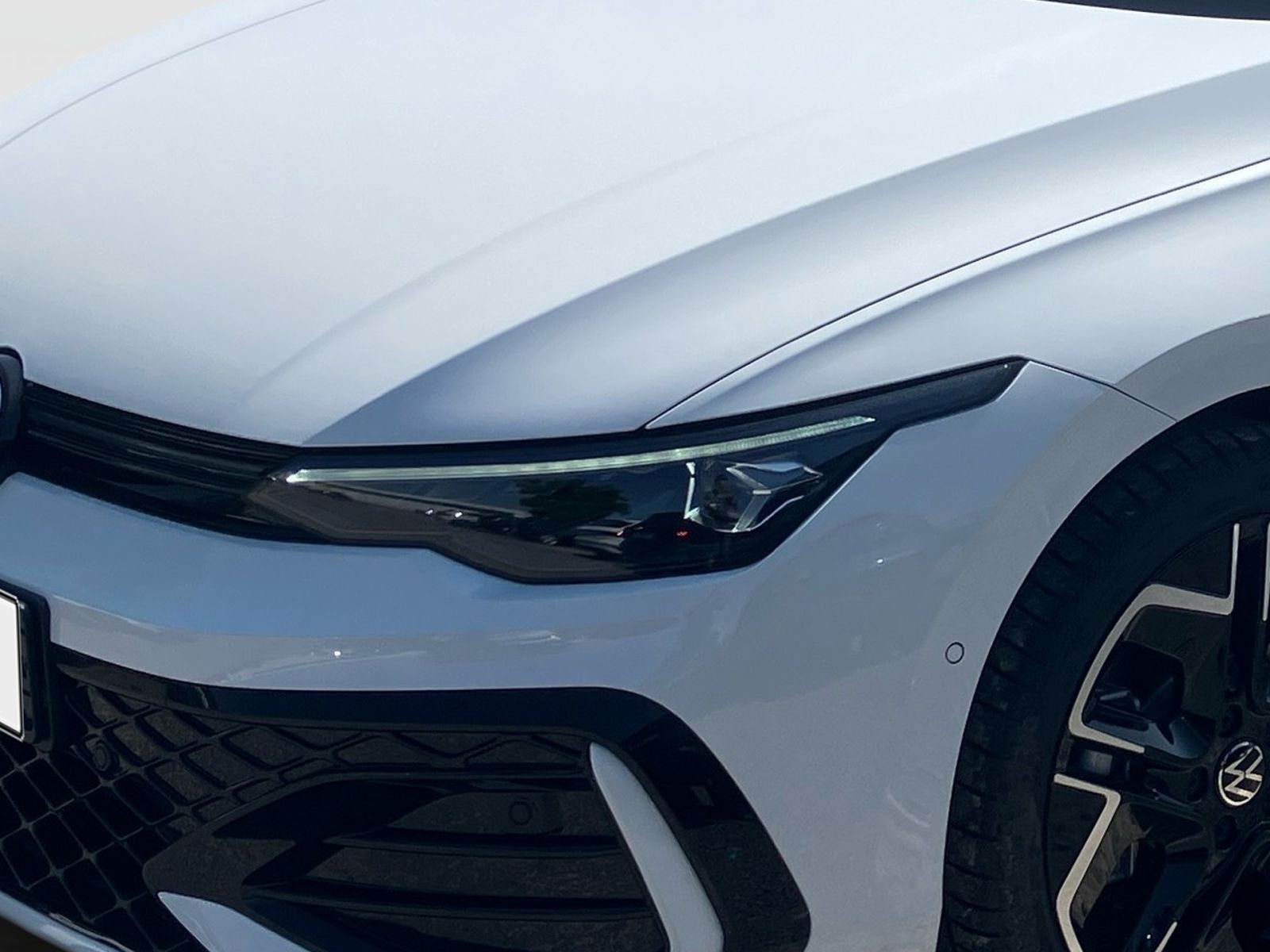 Fahrzeugabbildung Volkswagen Golf Variant R-Line 2,0l TDI 150 PS DSG AHK ACC