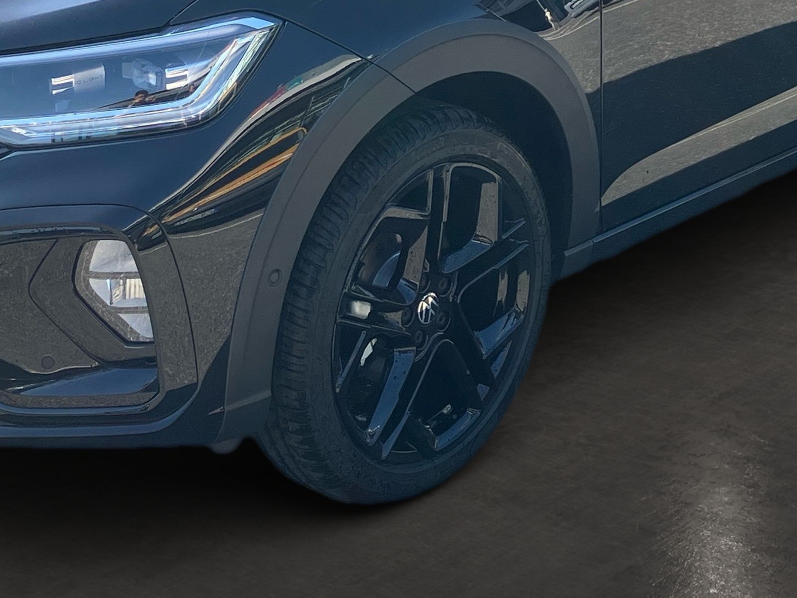 Fahrzeugabbildung Volkswagen Taigo R-Line 1,5l TSI 150 PS DSG ACC AHK RFK