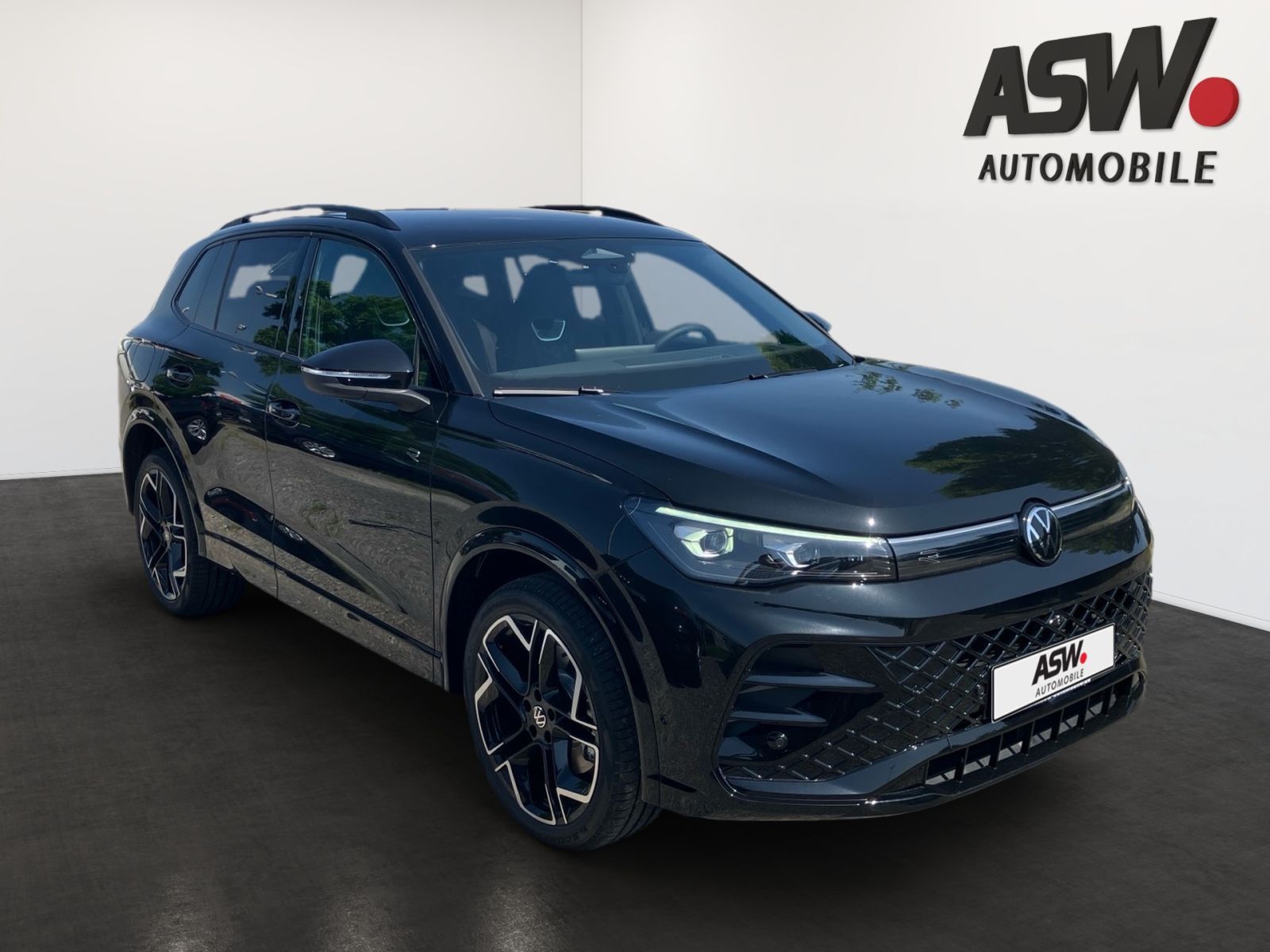 Fahrzeugabbildung Volkswagen Tiguan R-Line 2,0 l TDI 4MOTION 193 PS DSG AHK A