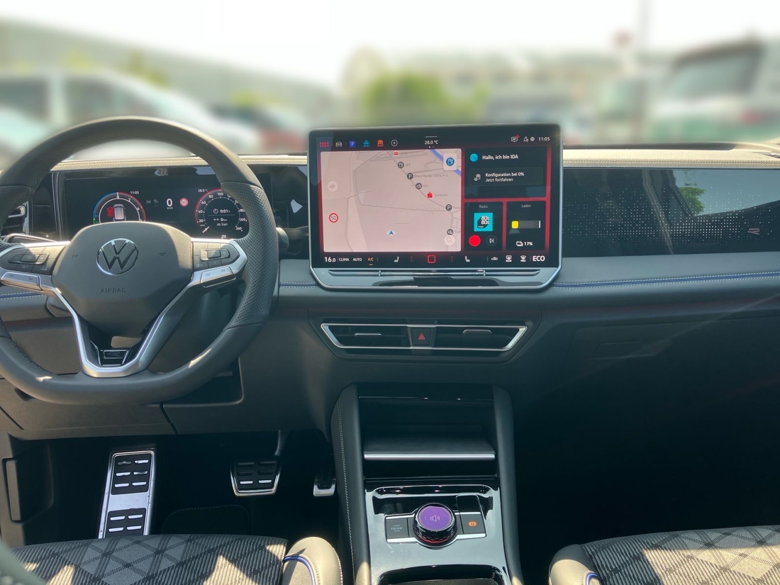 Fahrzeugabbildung Volkswagen Tiguan R-Line 1,5 l eHybrid 272 PS DSG AHK IQ.Li