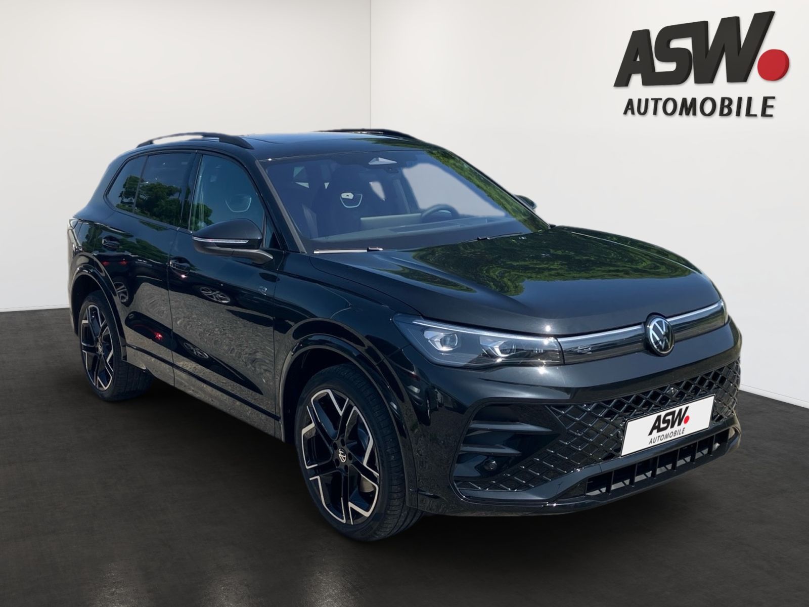 Fahrzeugabbildung Volkswagen Tiguan R-Line 1,5 l eHybrid 272 PS DSG AHK IQ.Li