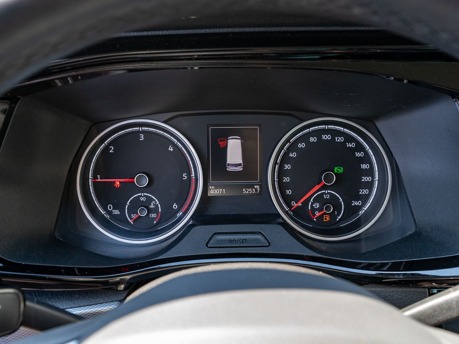 Fahrzeugabbildung Volkswagen T6.1 Multivan Gen Six 2.0TDI DSG LED PDC v/h AHK