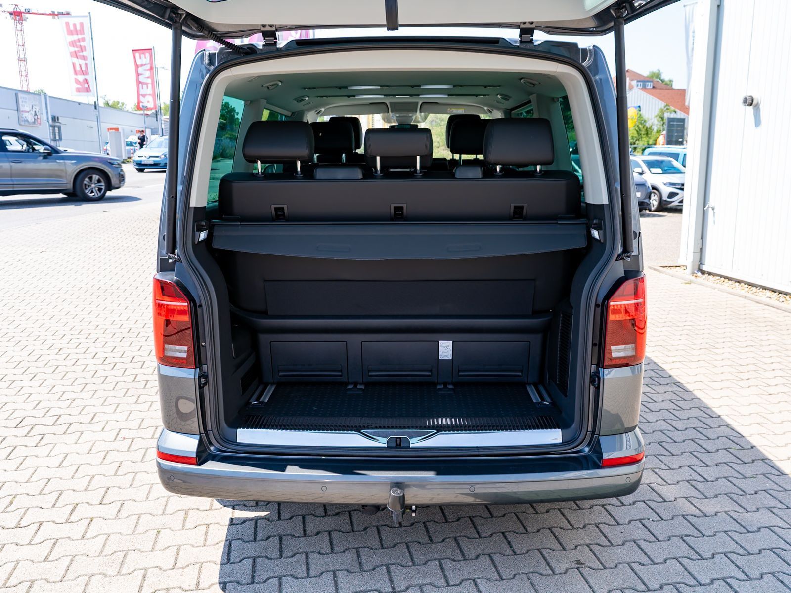Fahrzeugabbildung Volkswagen T6.1 Multivan Gen Six 2.0TDI DSG LED PDC v/h AHK