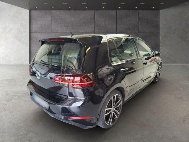 Fahrzeugabbildung Volkswagen Golf GTE 1.4TSI DSG Navi LED PDC ACC Stdhzg