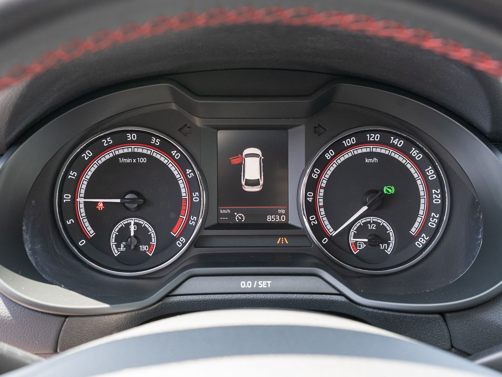 Fahrzeugabbildung SKODA Octavia Combi RS 2.0TDI 4x4 DSG LED Navi PDC AHK
