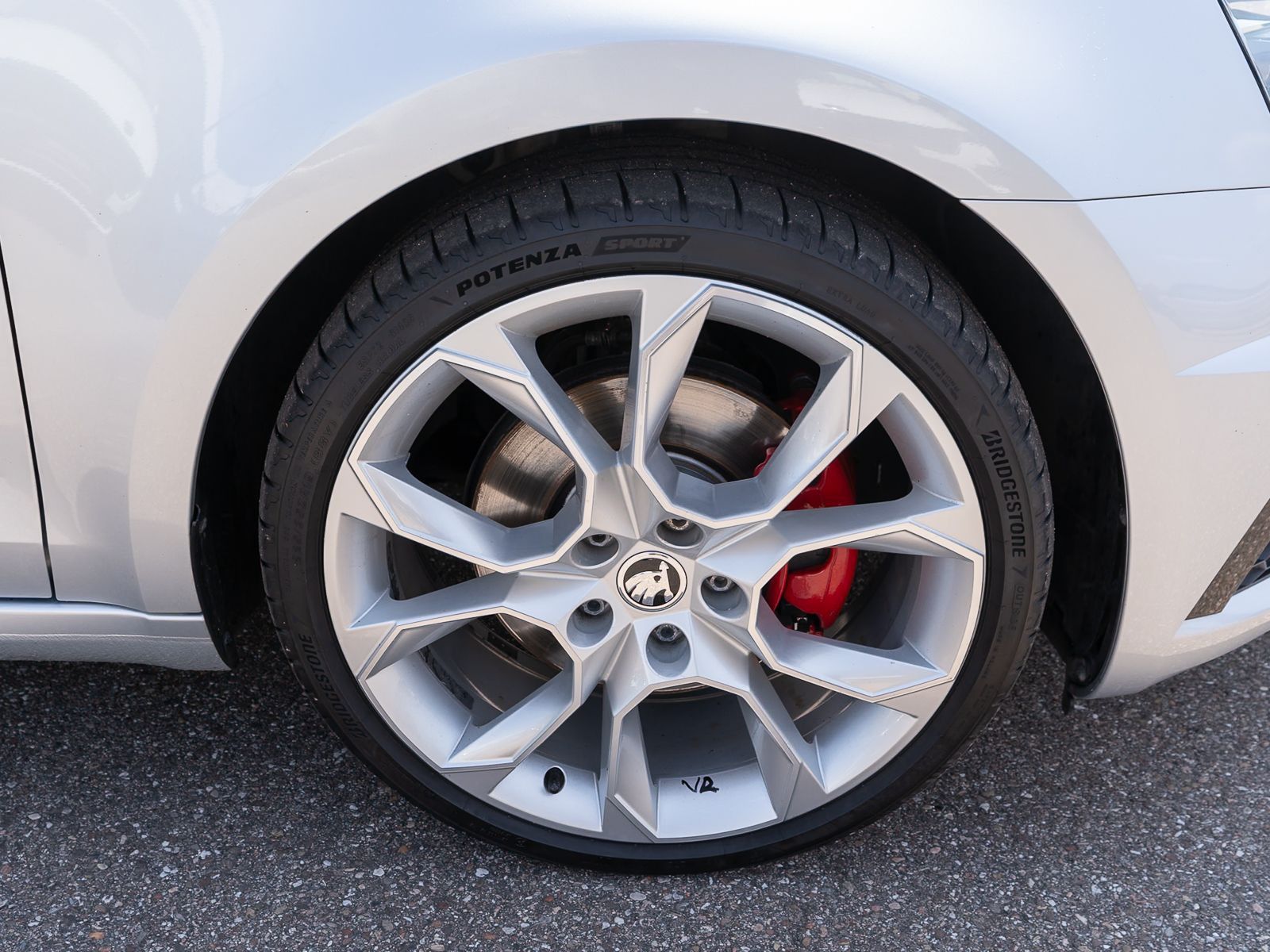 Fahrzeugabbildung SKODA Octavia Combi RS 2.0TDI 4x4 DSG LED Navi PDC AHK