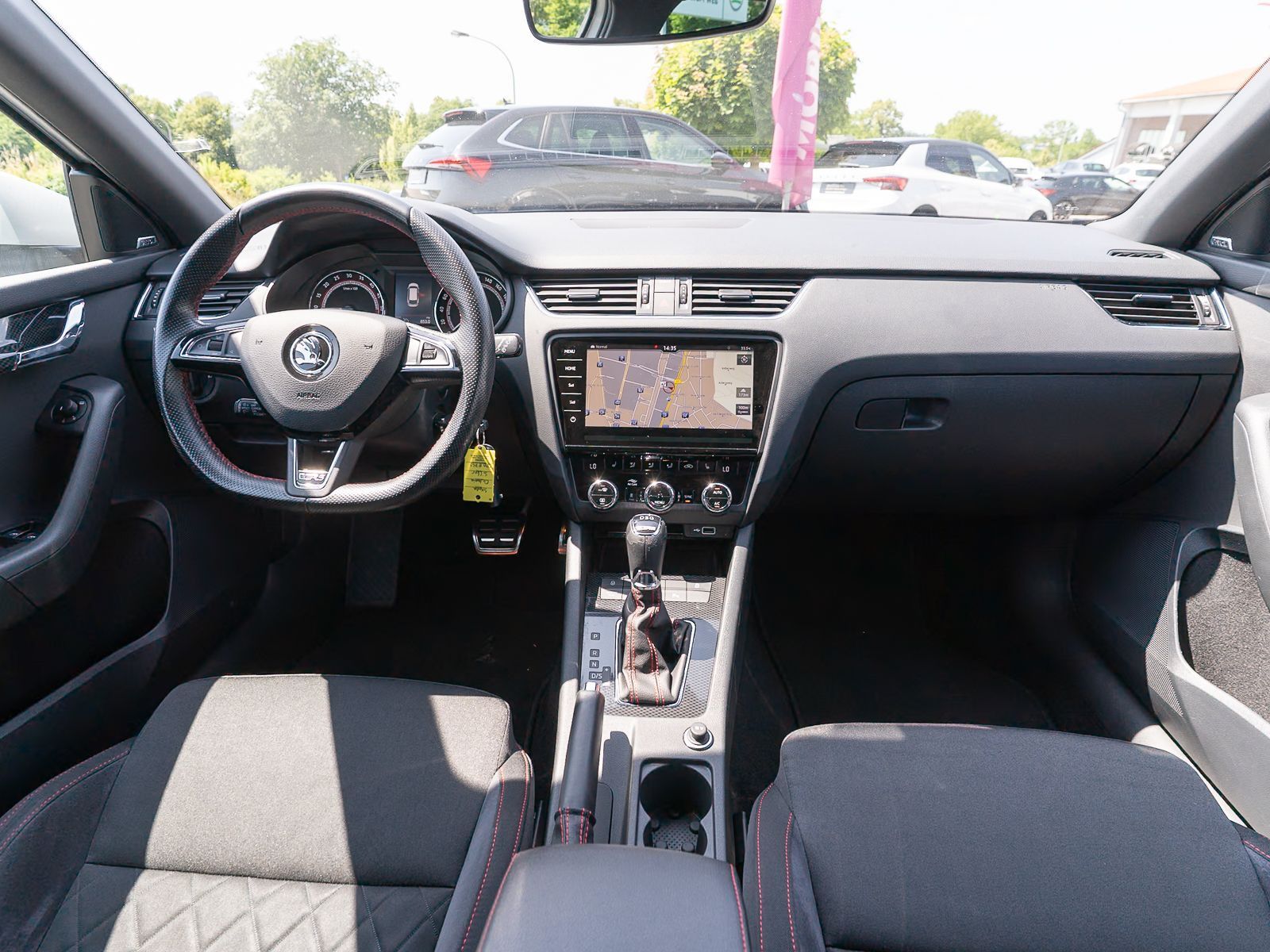 Fahrzeugabbildung SKODA Octavia Combi RS 2.0TDI 4x4 DSG LED Navi PDC AHK