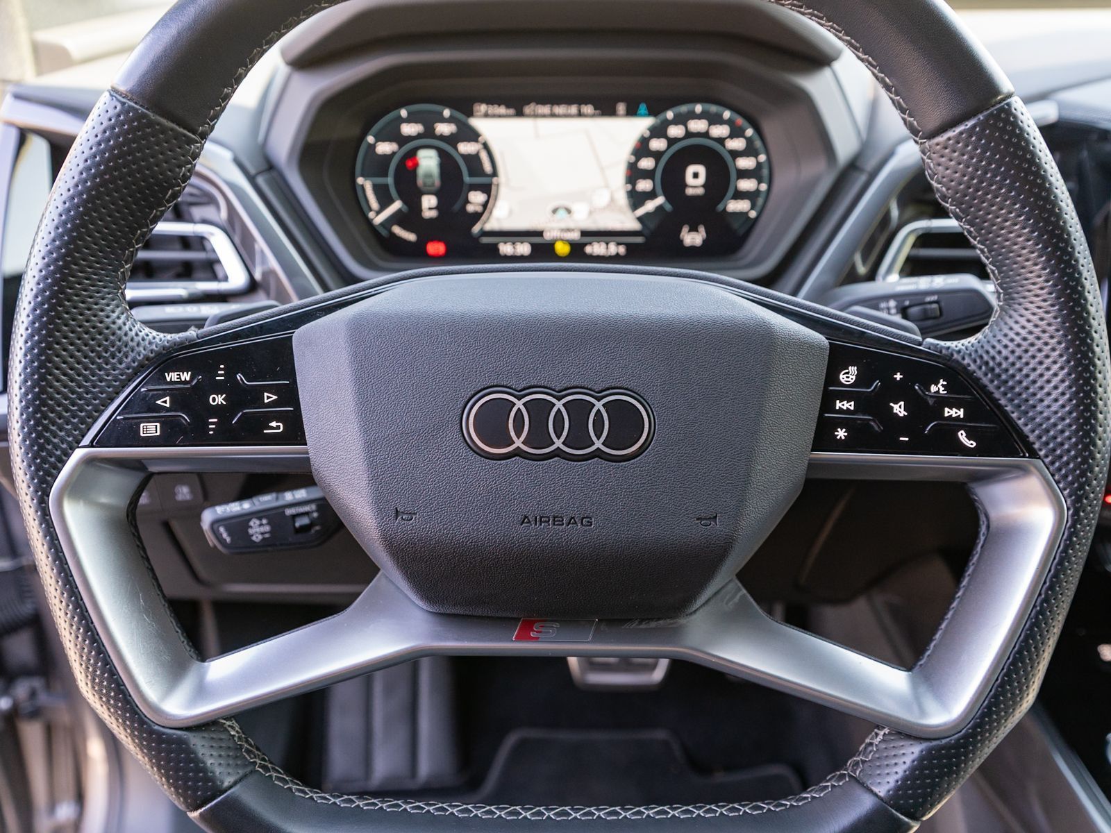 Fahrzeugabbildung Audi Q4 S line 50 e-tron quattro Navi Matrix RFK ACC