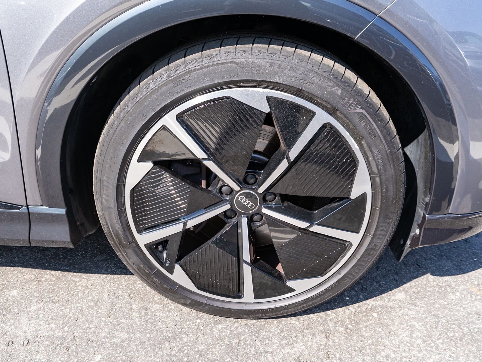 Fahrzeugabbildung Audi Q4 S line 50 e-tron quattro Navi Matrix RFK ACC