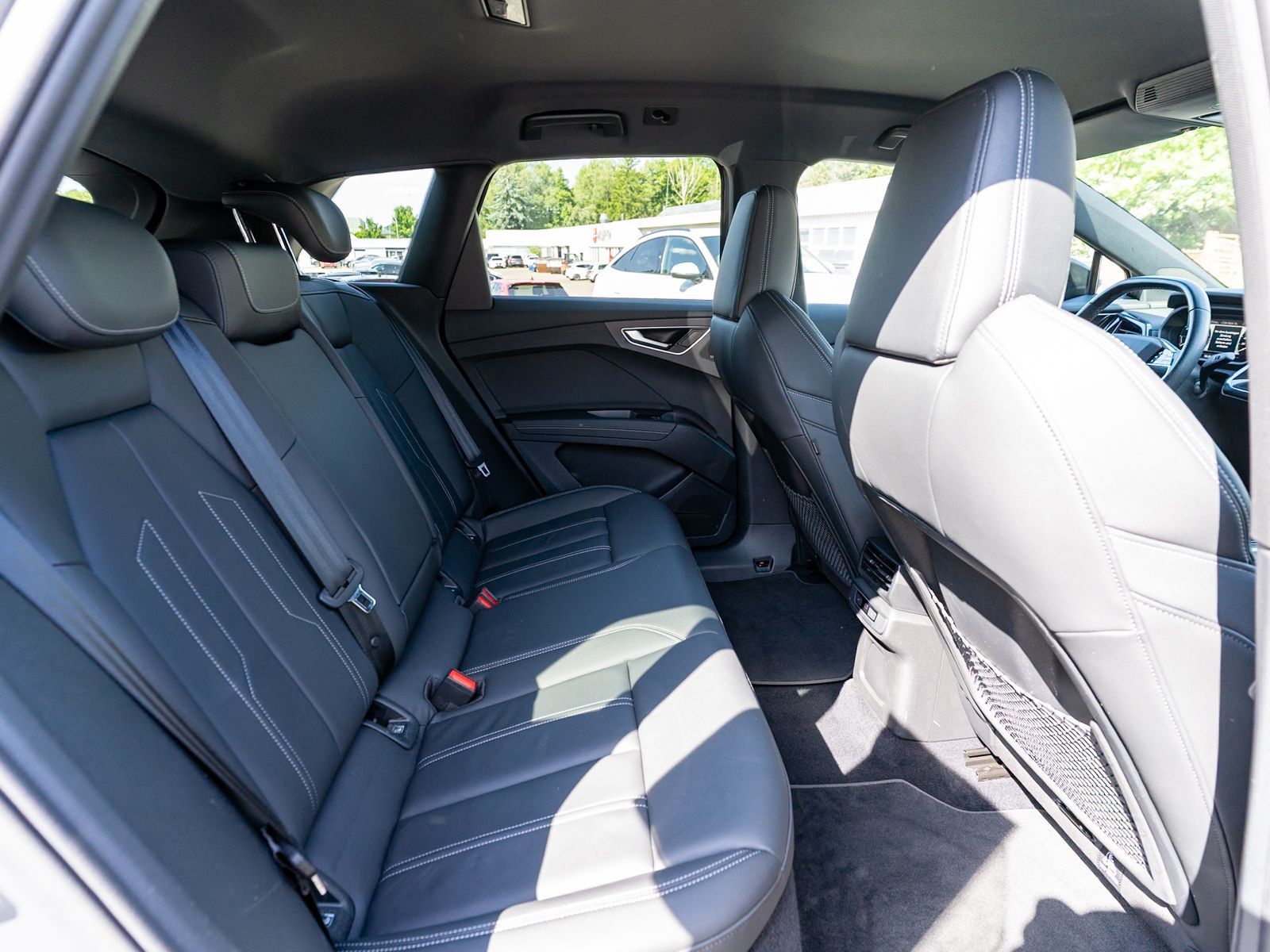 Fahrzeugabbildung Audi Q4 S line 50 e-tron quattro Navi Matrix RFK ACC