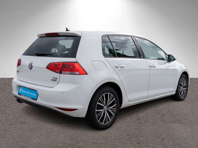 Fahrzeugabbildung Volkswagen Golf Comfortline 1.4 TSI DSG Navi PDC SHZ