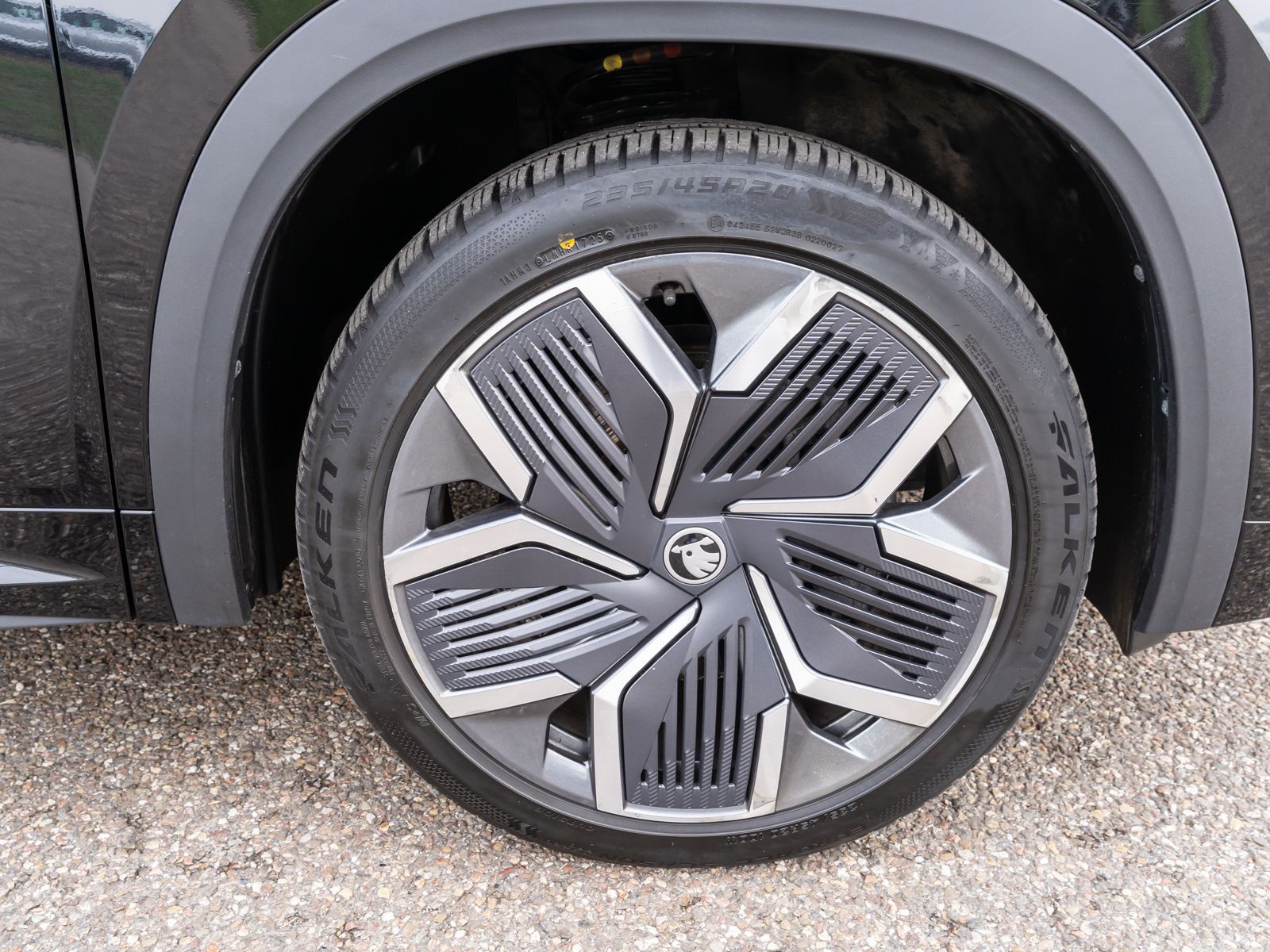 Fahrzeugabbildung SKODA Kodiaq Sportline 4x4 2.0TDI DSG HUD PANO AHK 7-S