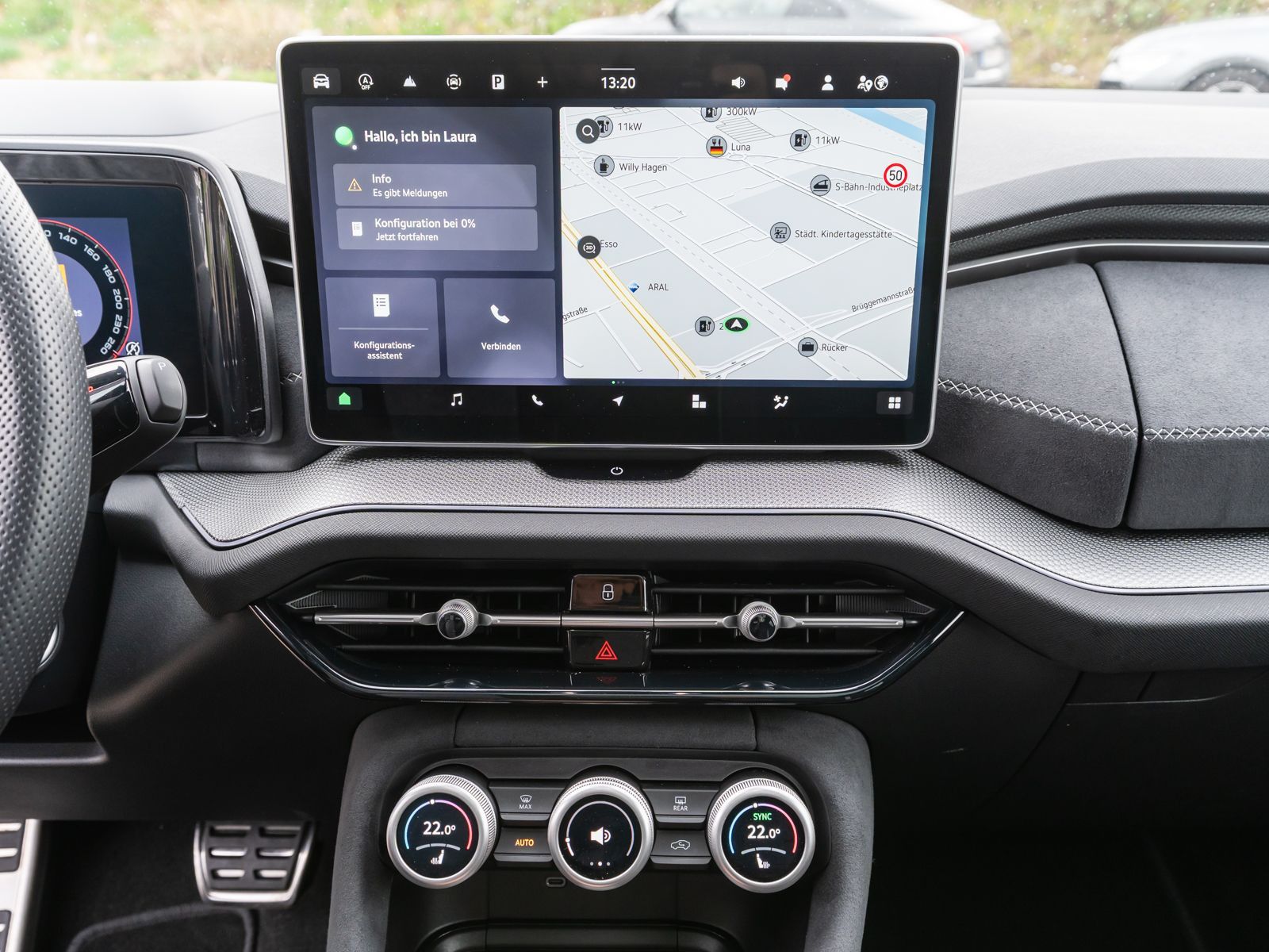 Fahrzeugabbildung SKODA Kodiaq Sportline 4x4 2.0TDI DSG HUD PANO AHK 7-S