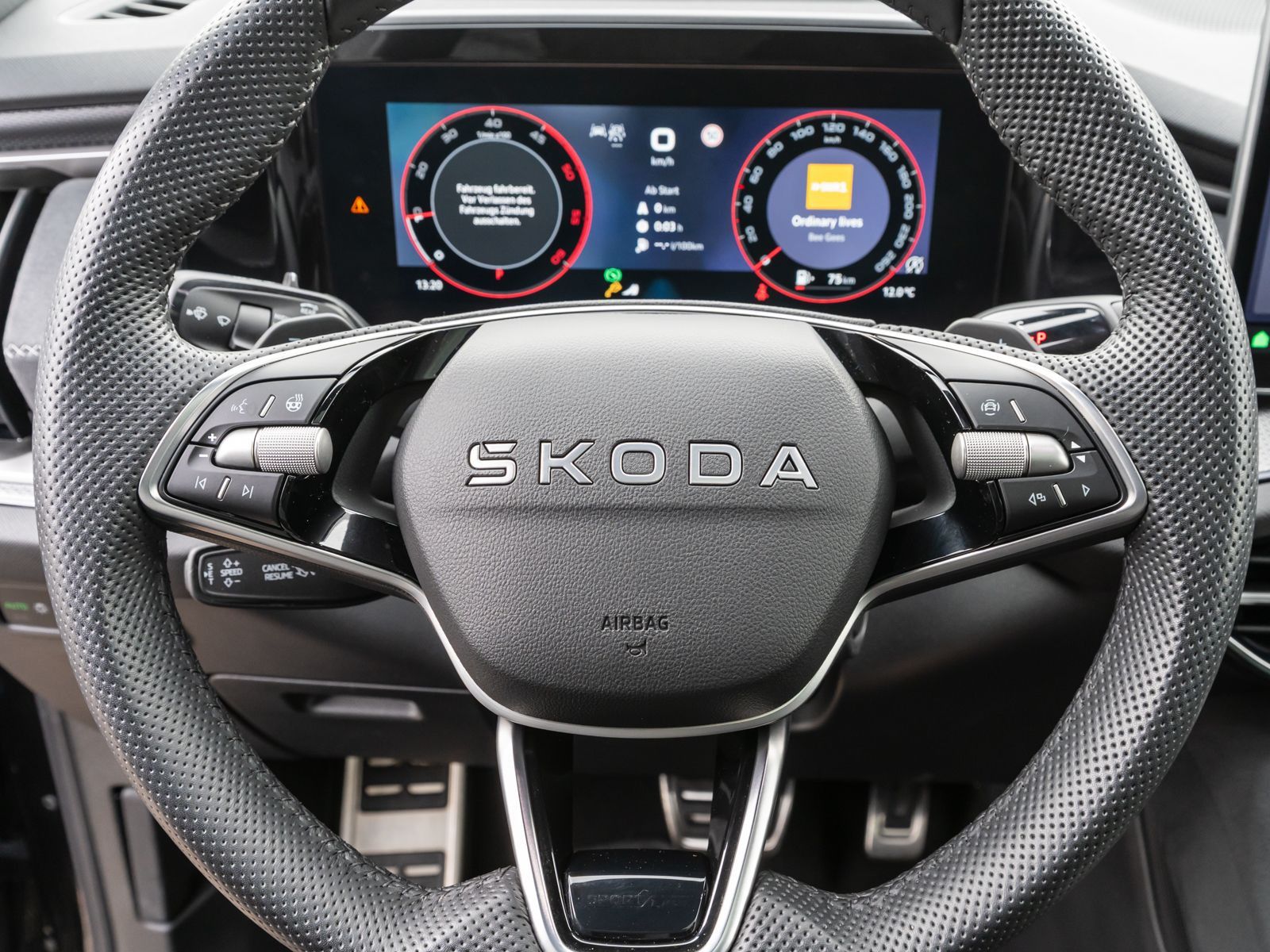 Fahrzeugabbildung SKODA Kodiaq Sportline 4x4 2.0TDI DSG HUD PANO AHK 7-S