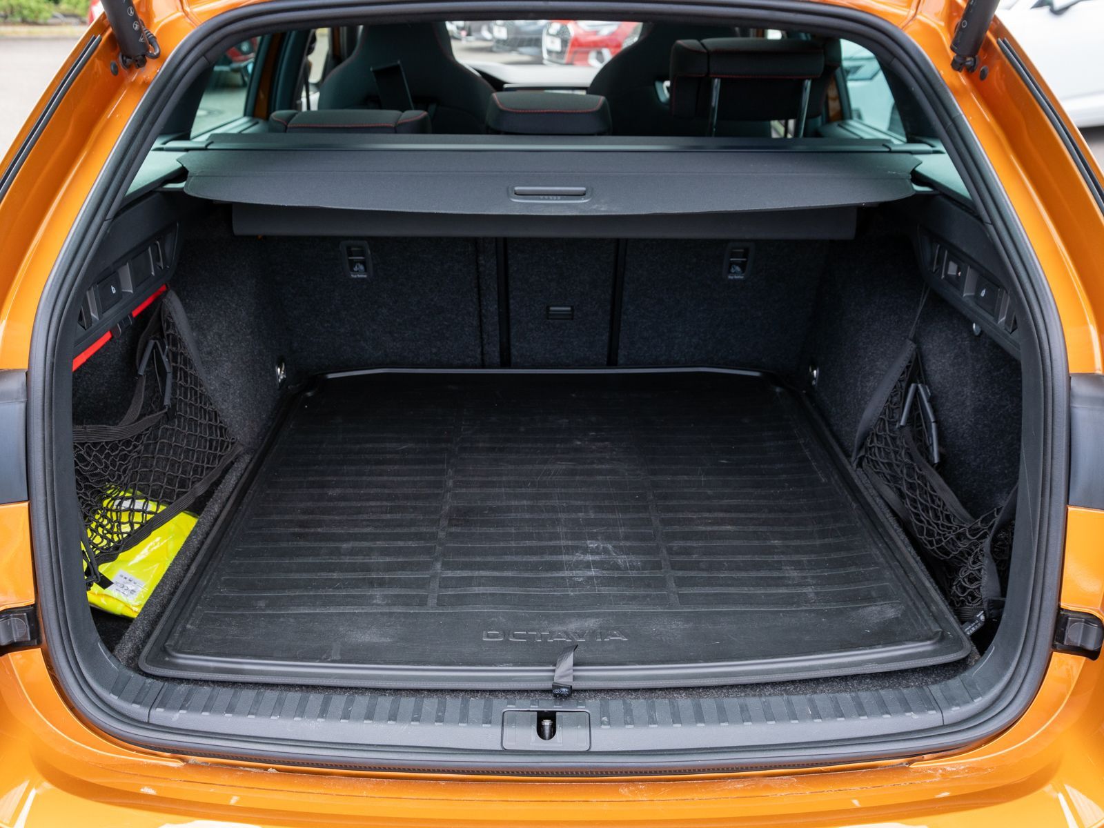 Fahrzeugabbildung SKODA Octavia Combi RS 4x4 Edition 2.0TDI DSG AHK PANO