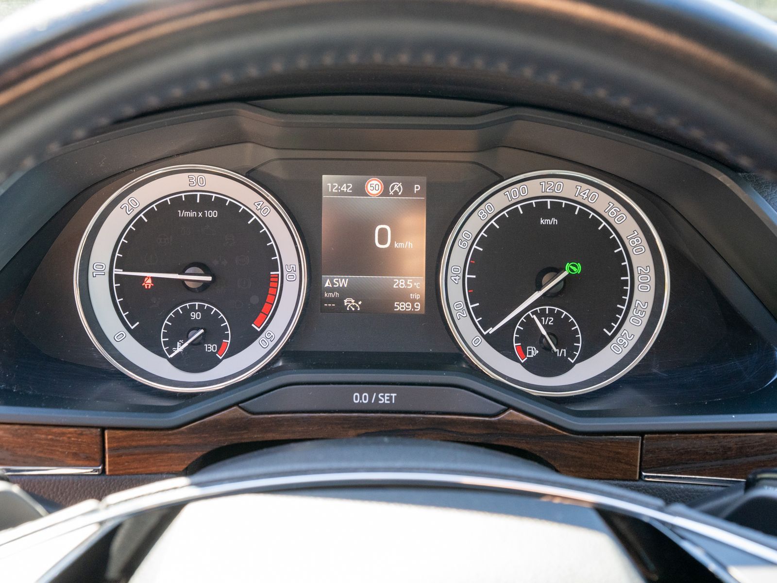 Fahrzeugabbildung SKODA Superb Combi Scout 2.0 TDI 4x4 DSG LED Navi AHK