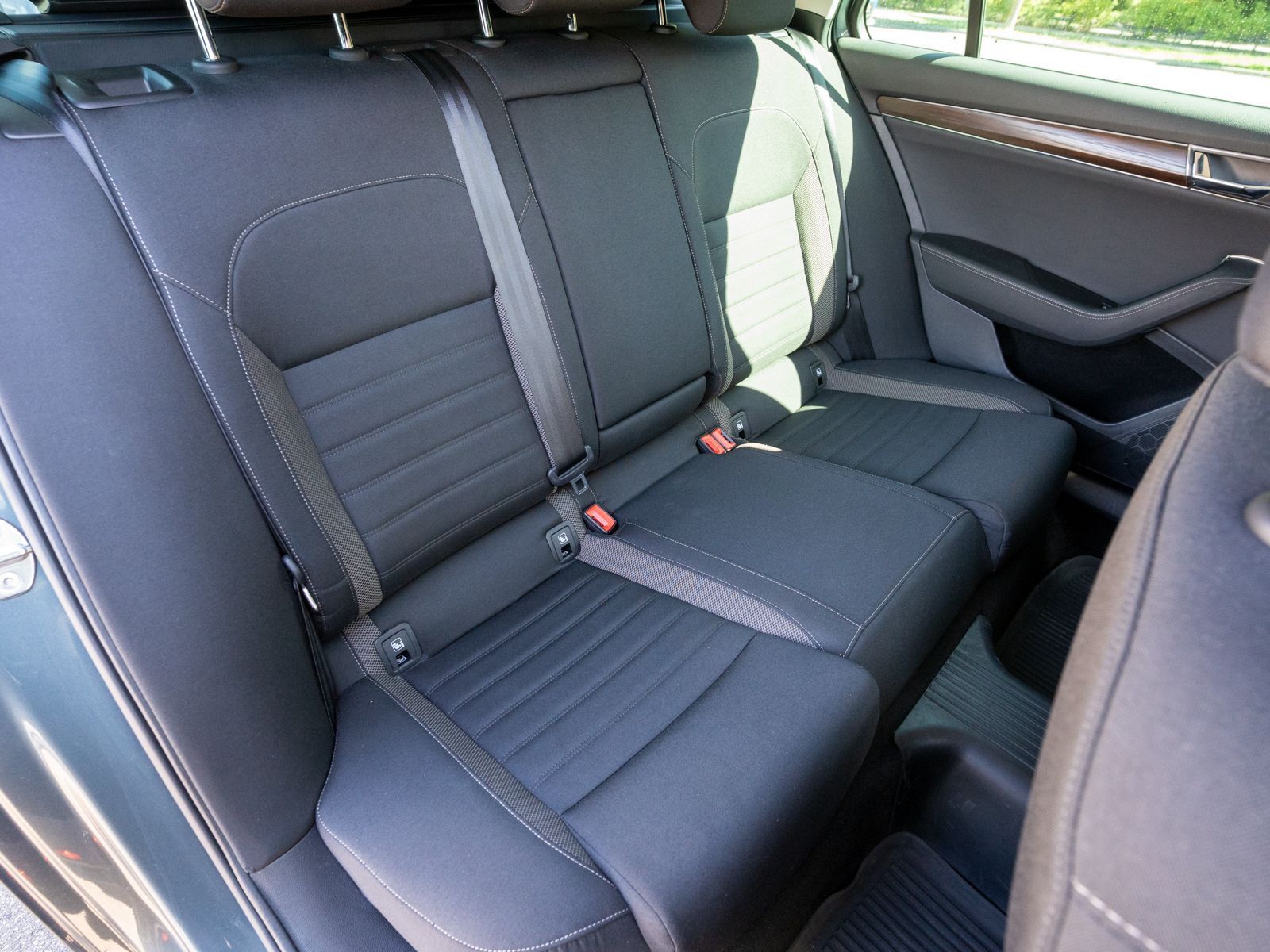 Fahrzeugabbildung SKODA Superb Combi Scout 2.0 TDI 4x4 DSG LED Navi AHK