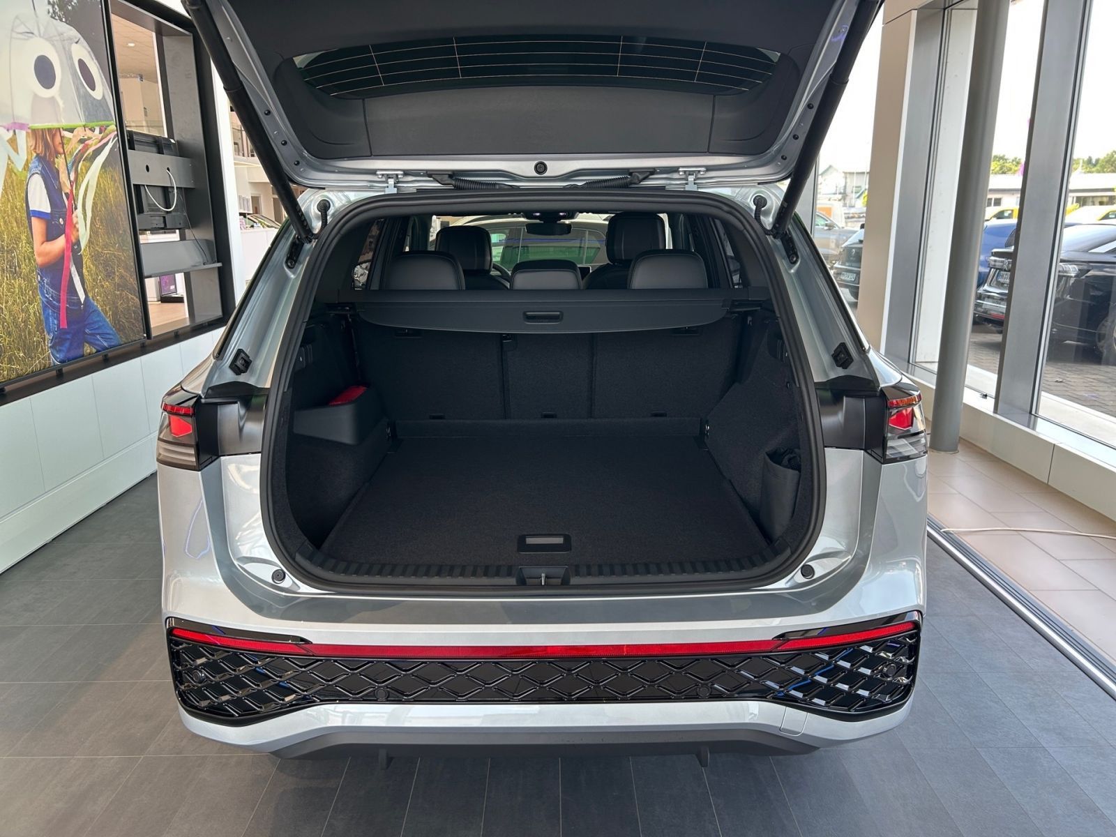 Fahrzeugabbildung Volkswagen Tayron R-Line 2,0 l TDI 4MOTION 193 PS DSG AHK H