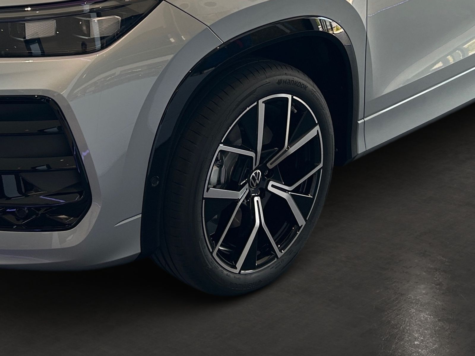 Fahrzeugabbildung Volkswagen Tayron R-Line 2,0 l TDI 4MOTION 193 PS DSG AHK H