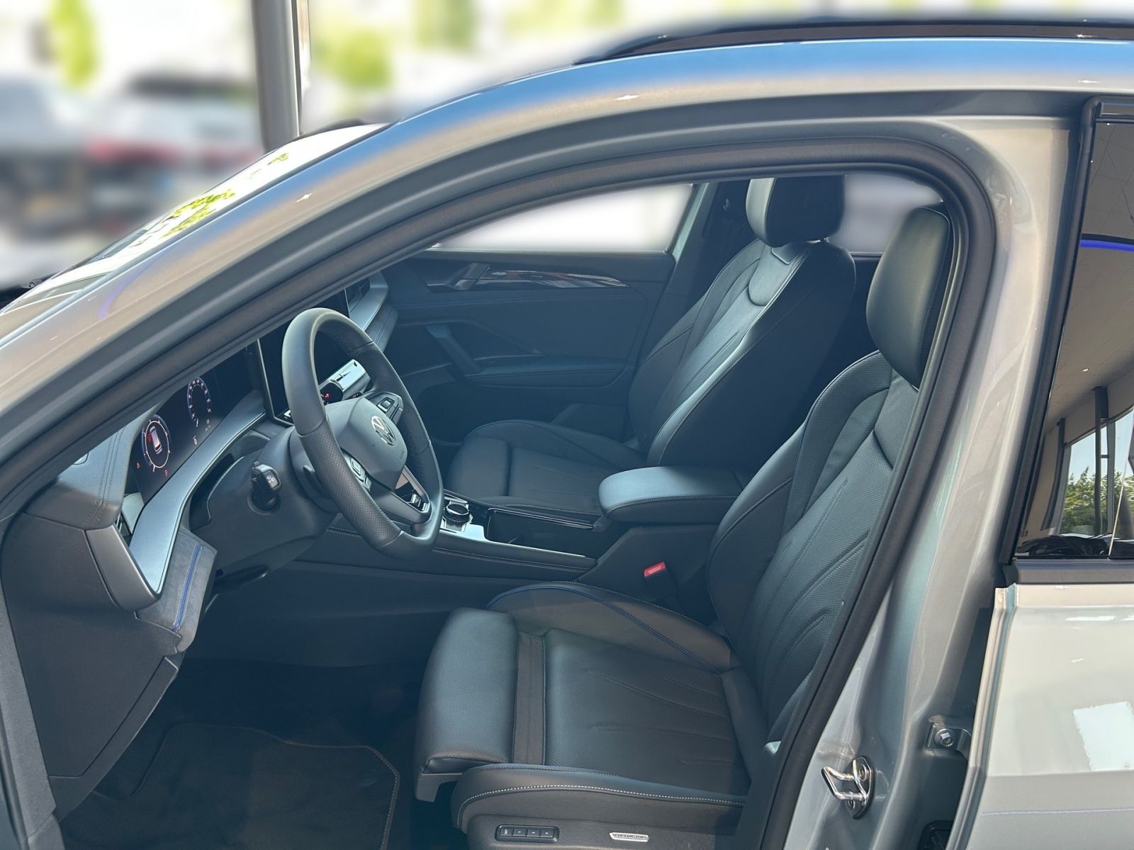 Fahrzeugabbildung Volkswagen Tayron R-Line 2,0 l TDI 4MOTION 193 PS DSG AHK H