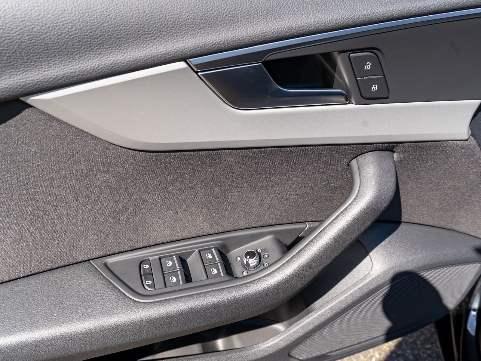 Fahrzeugabbildung Audi A4 Avant 40TDI quattro Navi Matrix AHK RFK ACC