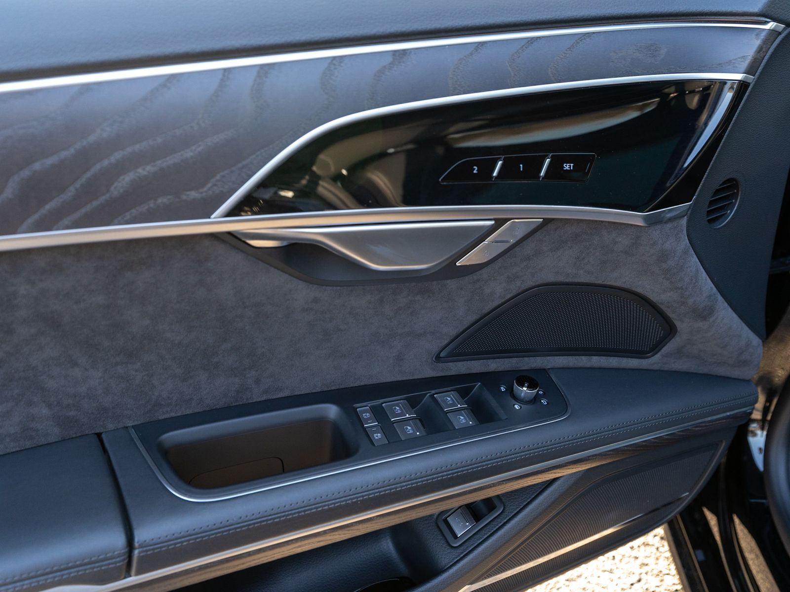 Fahrzeugabbildung Audi A8 50 TDI quattro Navi Matrix StandHz Pano B&O