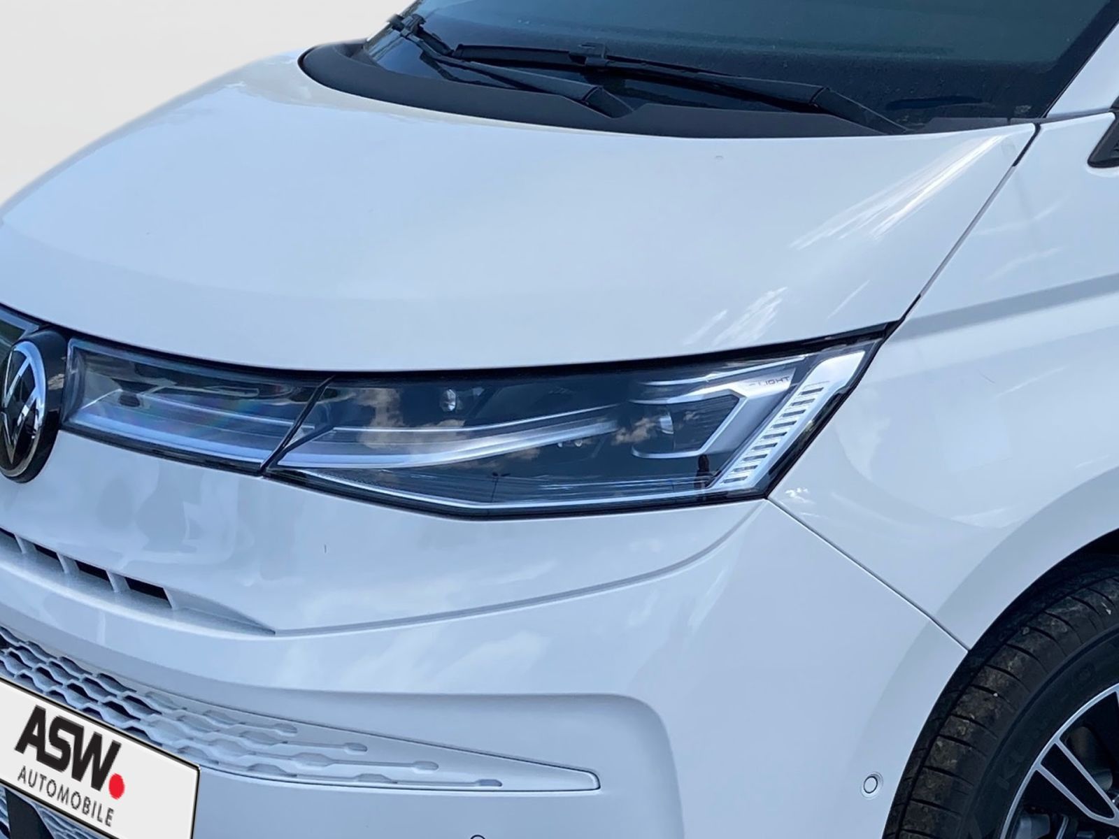 Fahrzeugabbildung Volkswagen Multivan Life 1,5 l 130 kW eHybrid OPF 4 MOTION