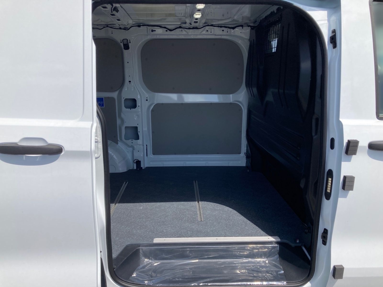 Fahrzeugabbildung Volkswagen Transporter Kasten 2,0 l 110 kW TDI 8-Ga ng Auto