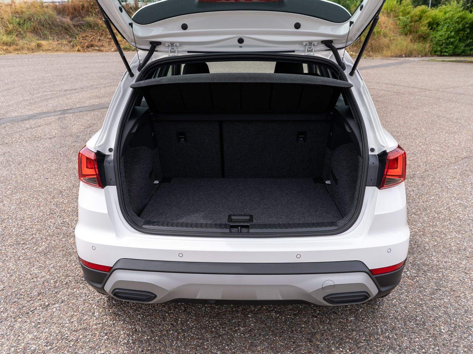 Fahrzeugabbildung SEAT Arona Xperience 1.0 TSI LED Navi RFK ACC SHZ AHK