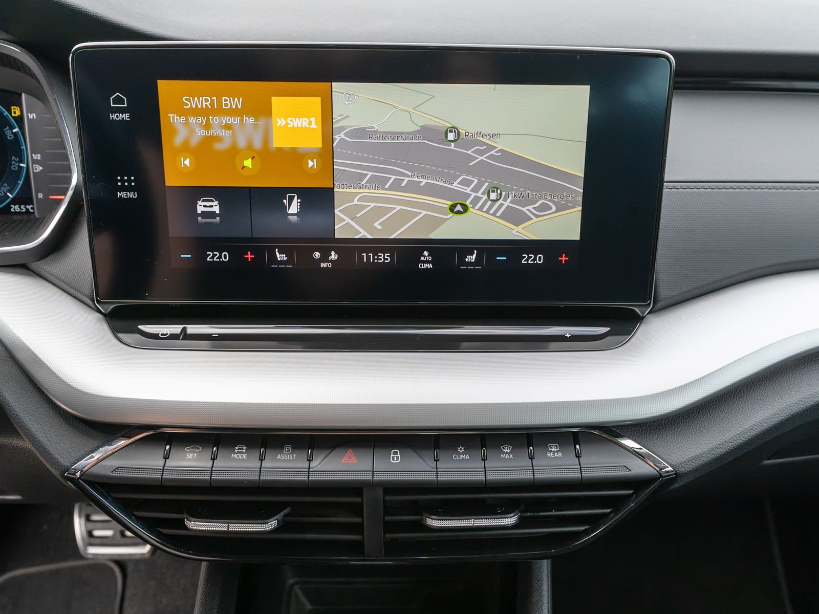 Fahrzeugabbildung SKODA Octavia Combi Clever 2.0TDI DSG LED Navi RFK AHK