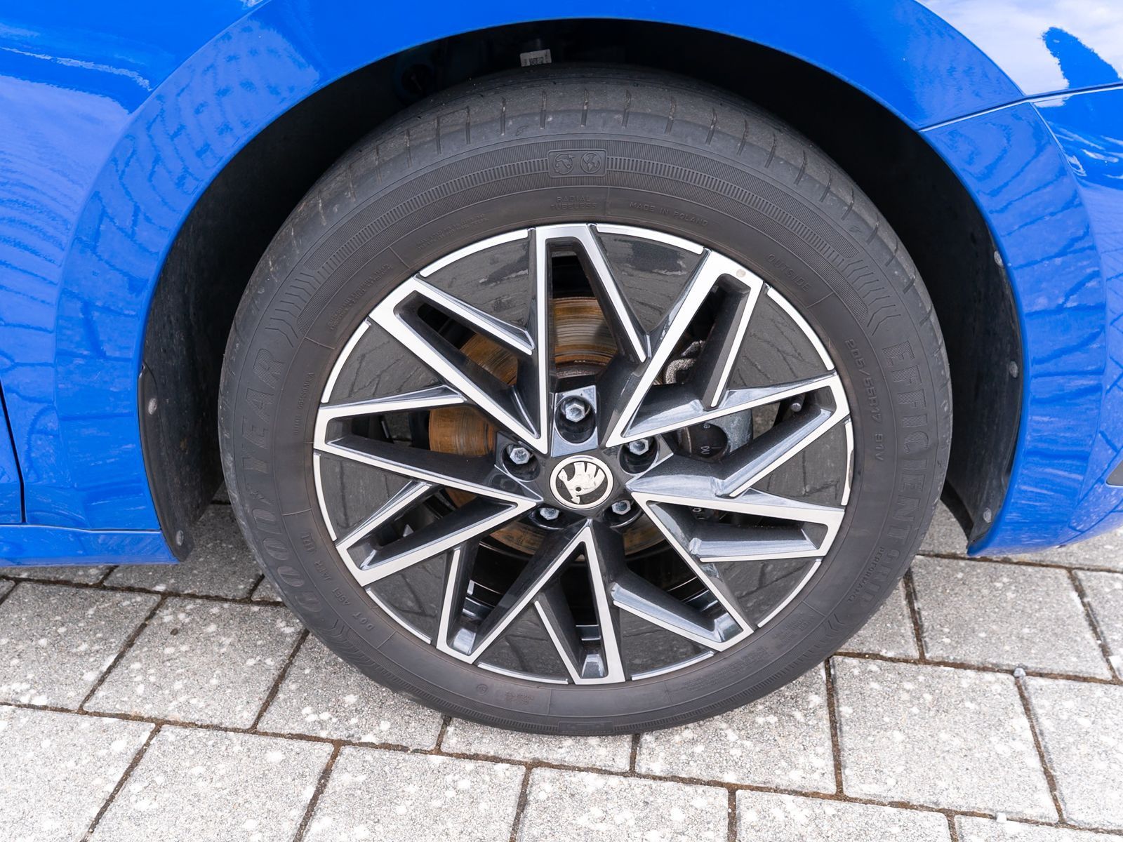 Fahrzeugabbildung SKODA Octavia Combi Clever 2.0TDI DSG LED Navi RFK AHK