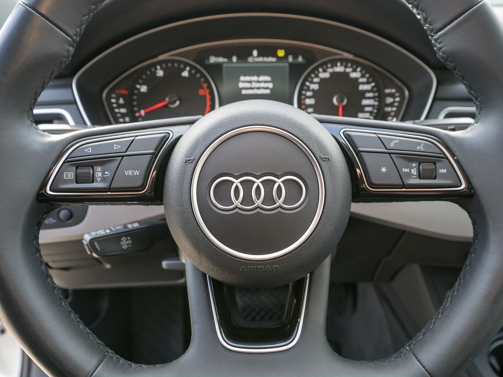 Fahrzeugabbildung Audi A4 Avant S line 35TDI Stronic LED Navi 360° AHK
