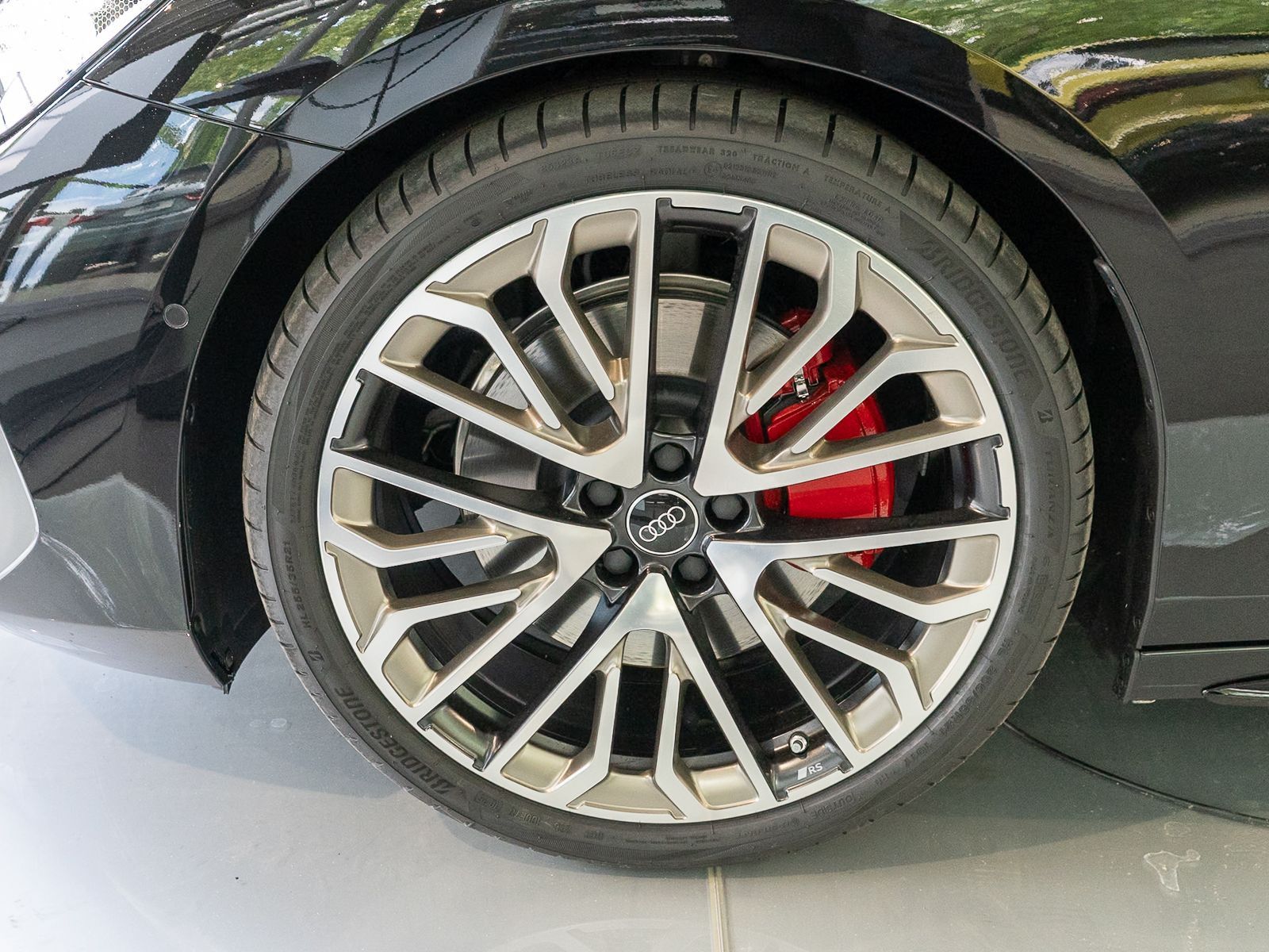Fahrzeugabbildung Audi A6 Avant TFSI quattro 270 kW S tronic