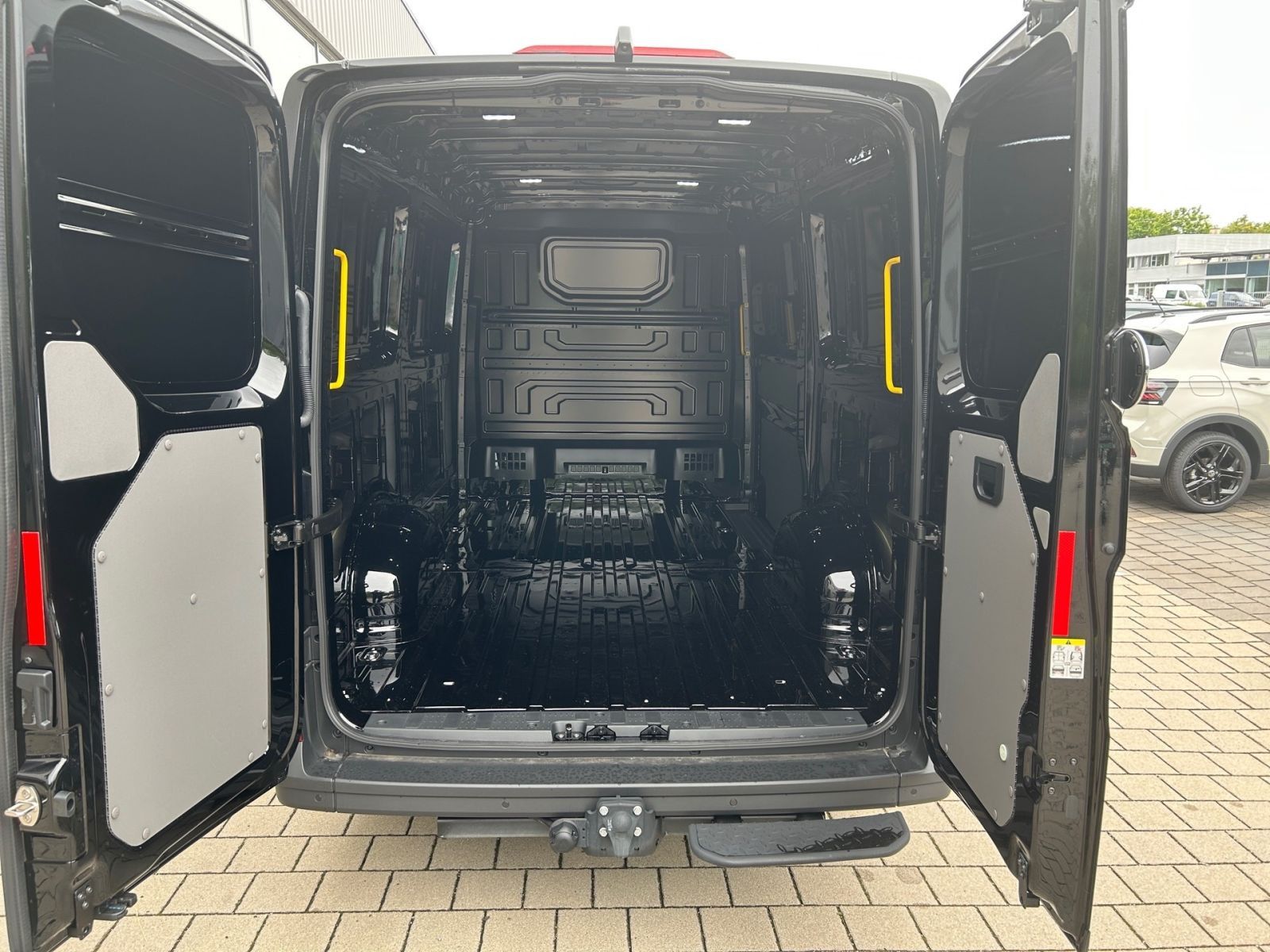 Fahrzeugabbildung Volkswagen Crafter 35 Kasten 2,0 TDI Radst. 3640 mm *GJR*