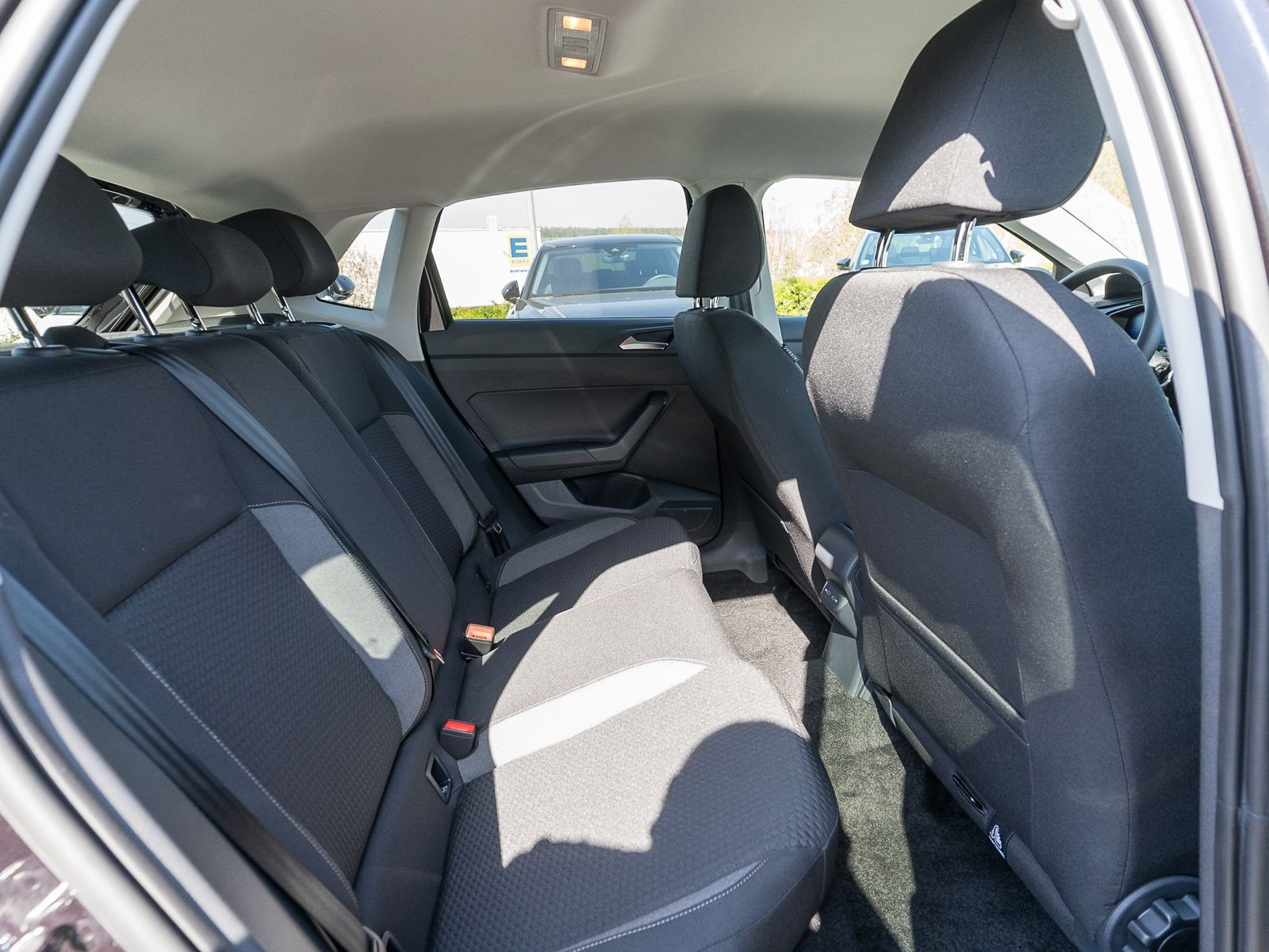 Fahrzeugabbildung Volkswagen Polo Life 1.0 TSI DSG LED RFK VC SHZ PDC v/h Alu