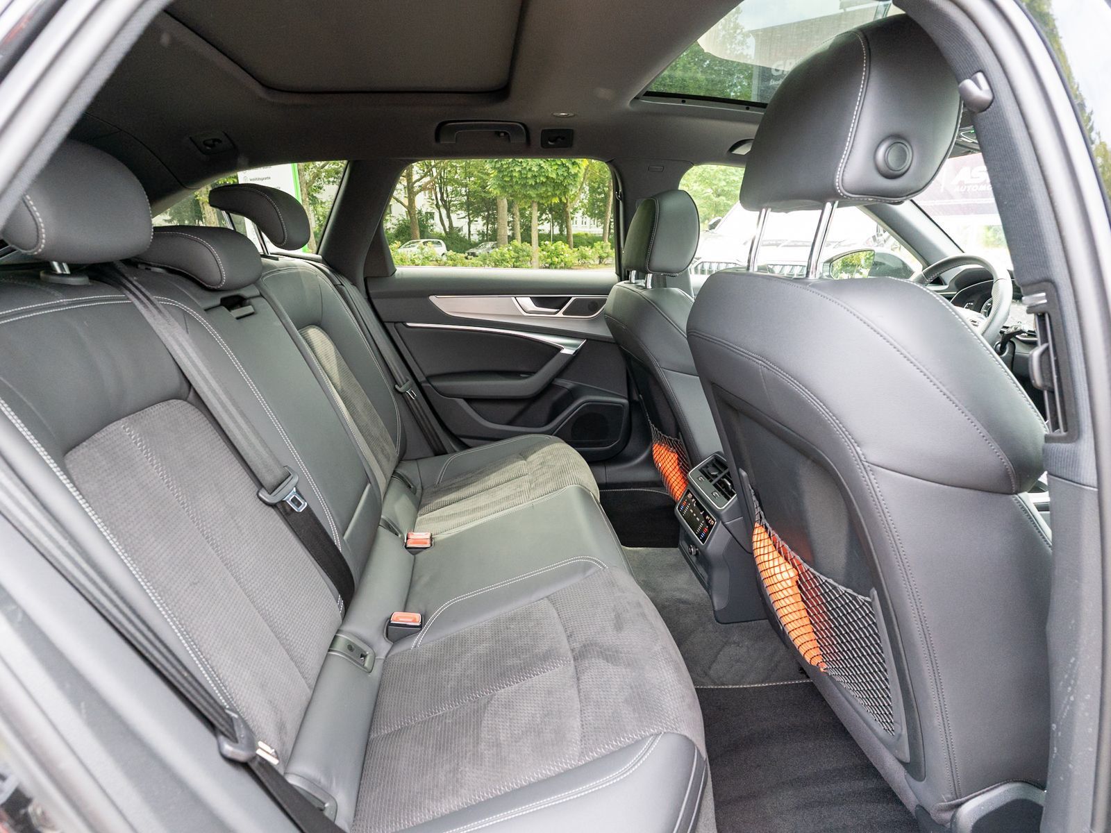 Fahrzeugabbildung Audi A6 Avant S line 55TFSI e quattro Stronic LED AHK