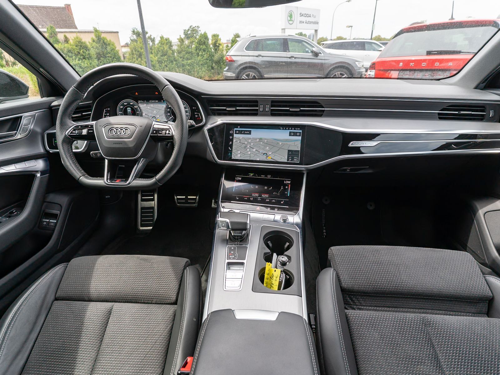 Fahrzeugabbildung Audi A6 Avant S line 55TFSI e quattro Stronic LED AHK