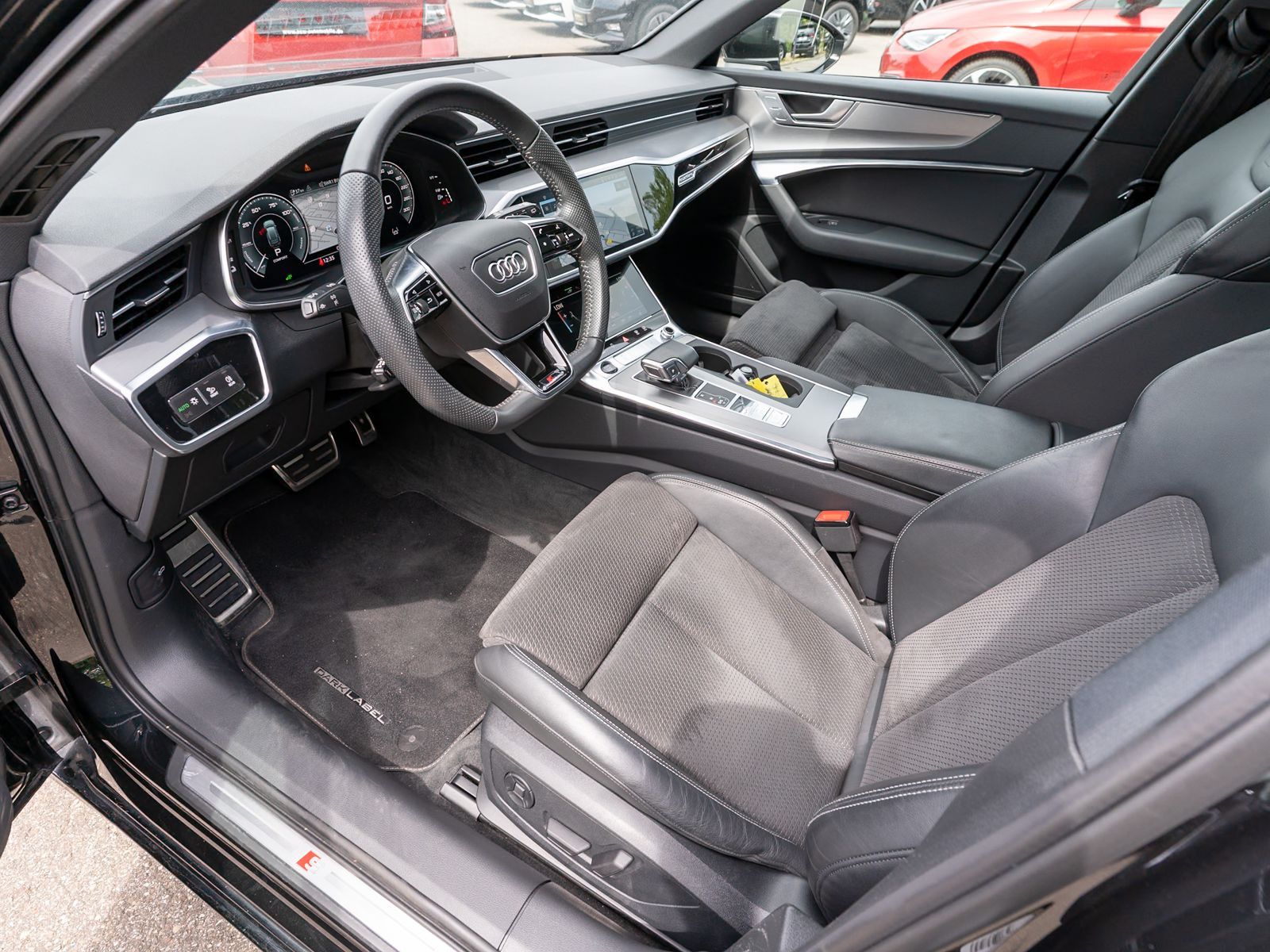Fahrzeugabbildung Audi A6 Avant S line 55TFSI e quattro Stronic LED AHK
