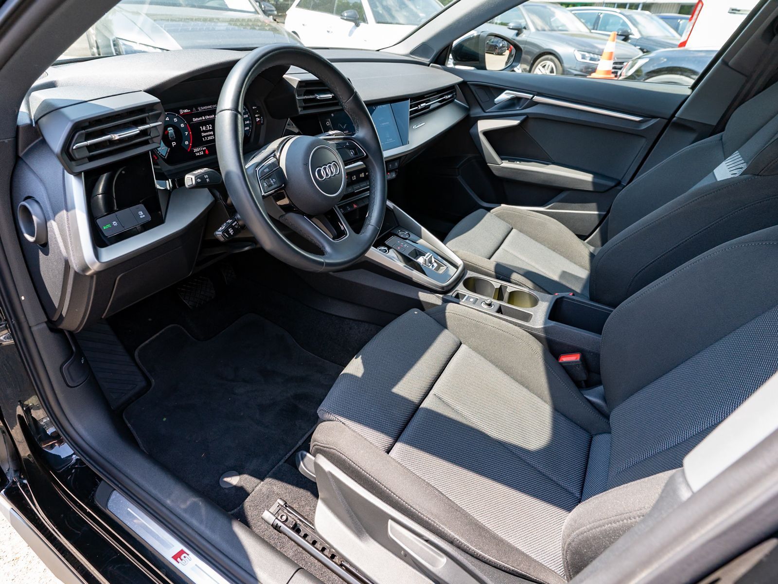 Fahrzeugabbildung Audi A3 Sportback S line 40TFSI quattro LED GRA SHZ