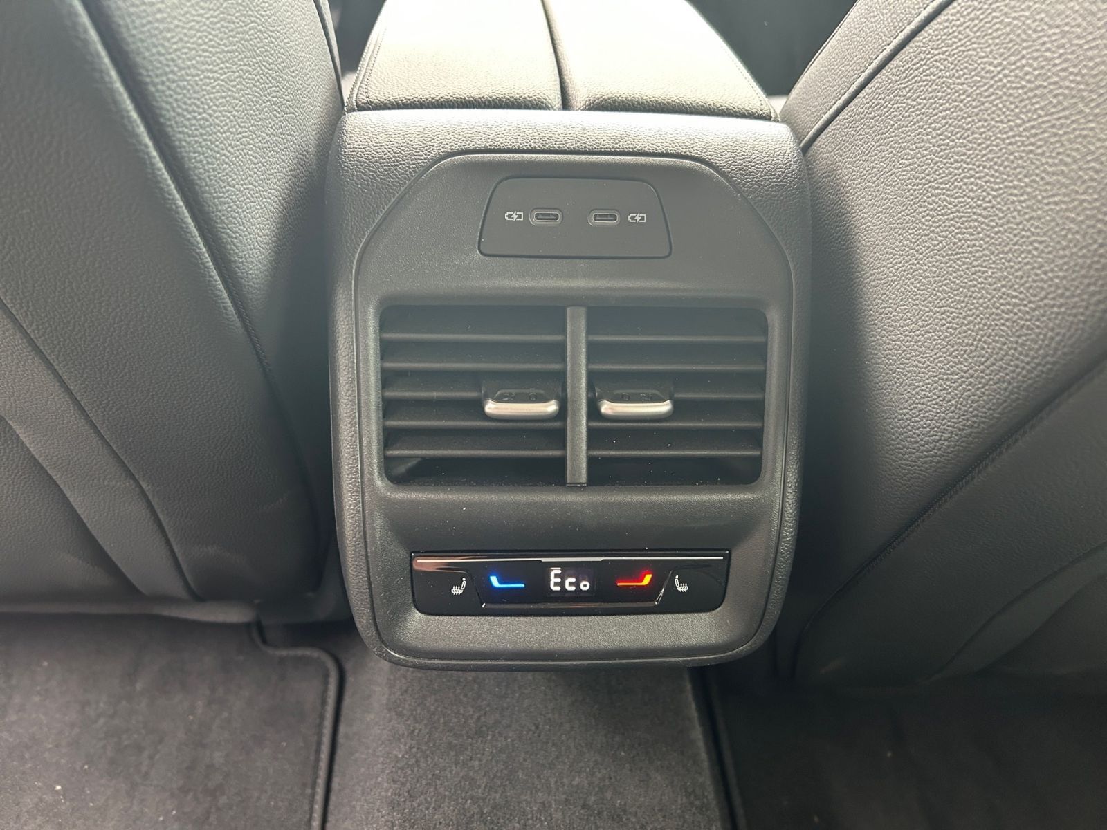 Fahrzeugabbildung SKODA Superb Combi L&K 1,5TSI iV 204PS DSG ACC SHZ AHK