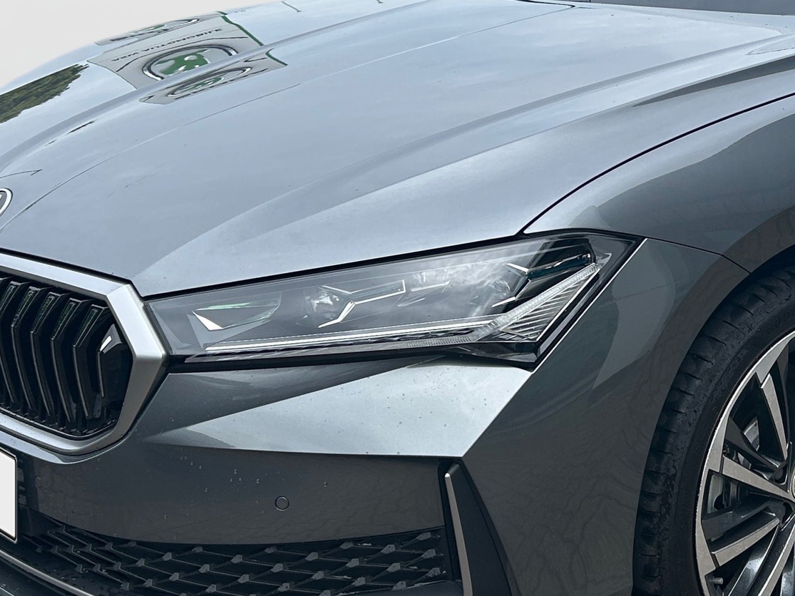 Fahrzeugabbildung SKODA Superb Combi L&K 1,5TSI iV 204PS DSG ACC SHZ AHK