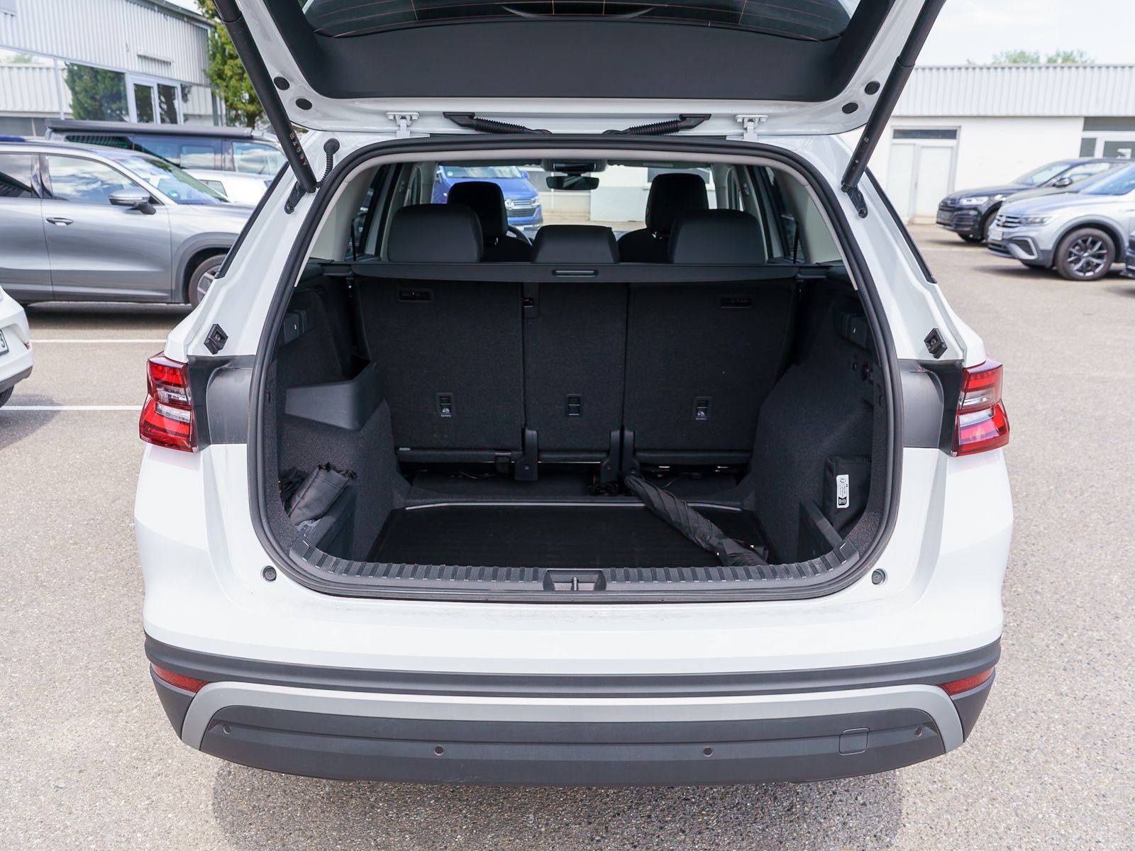 Fahrzeugabbildung SKODA Kodiaq Selection 4x4 2,0TDI DSG LED NAVI ACC AHK