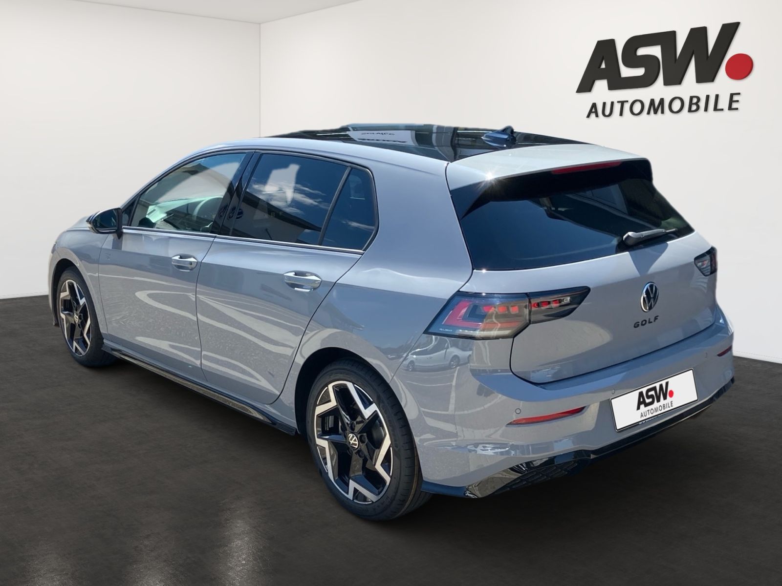 Fahrzeugabbildung Volkswagen Golf R-Line 1,5 l eTSI 150PS DSG AHK ACC 360° Ka