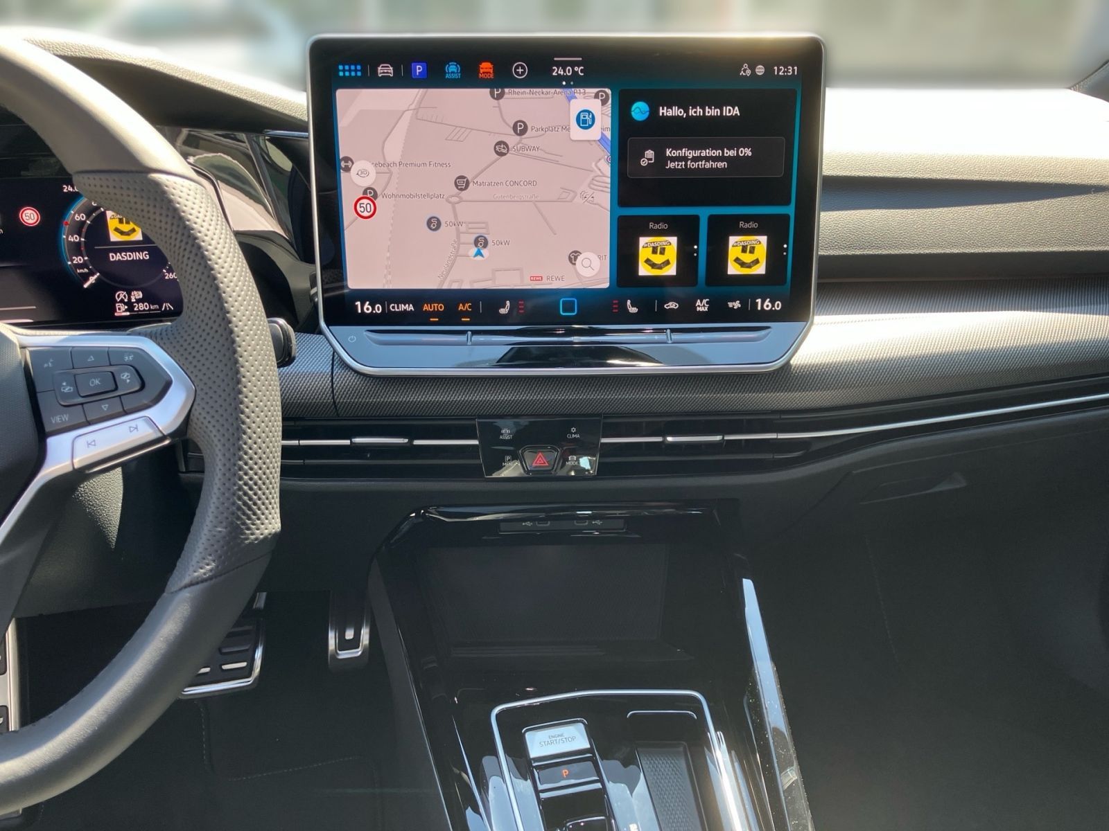 Fahrzeugabbildung Volkswagen Golf R-Line 1,5 l eTSI 150PS DSG AHK ACC 360° Ka