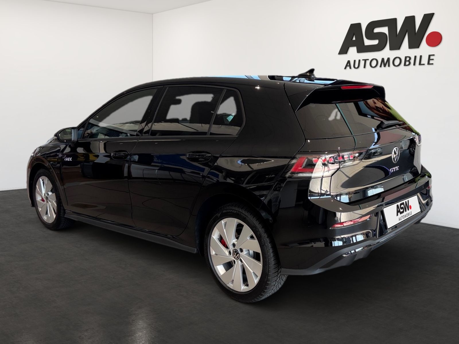 Fahrzeugabbildung Volkswagen Golf GTE 1,5 l eHybrid OPF 177 PS/116 PS DSG AHK