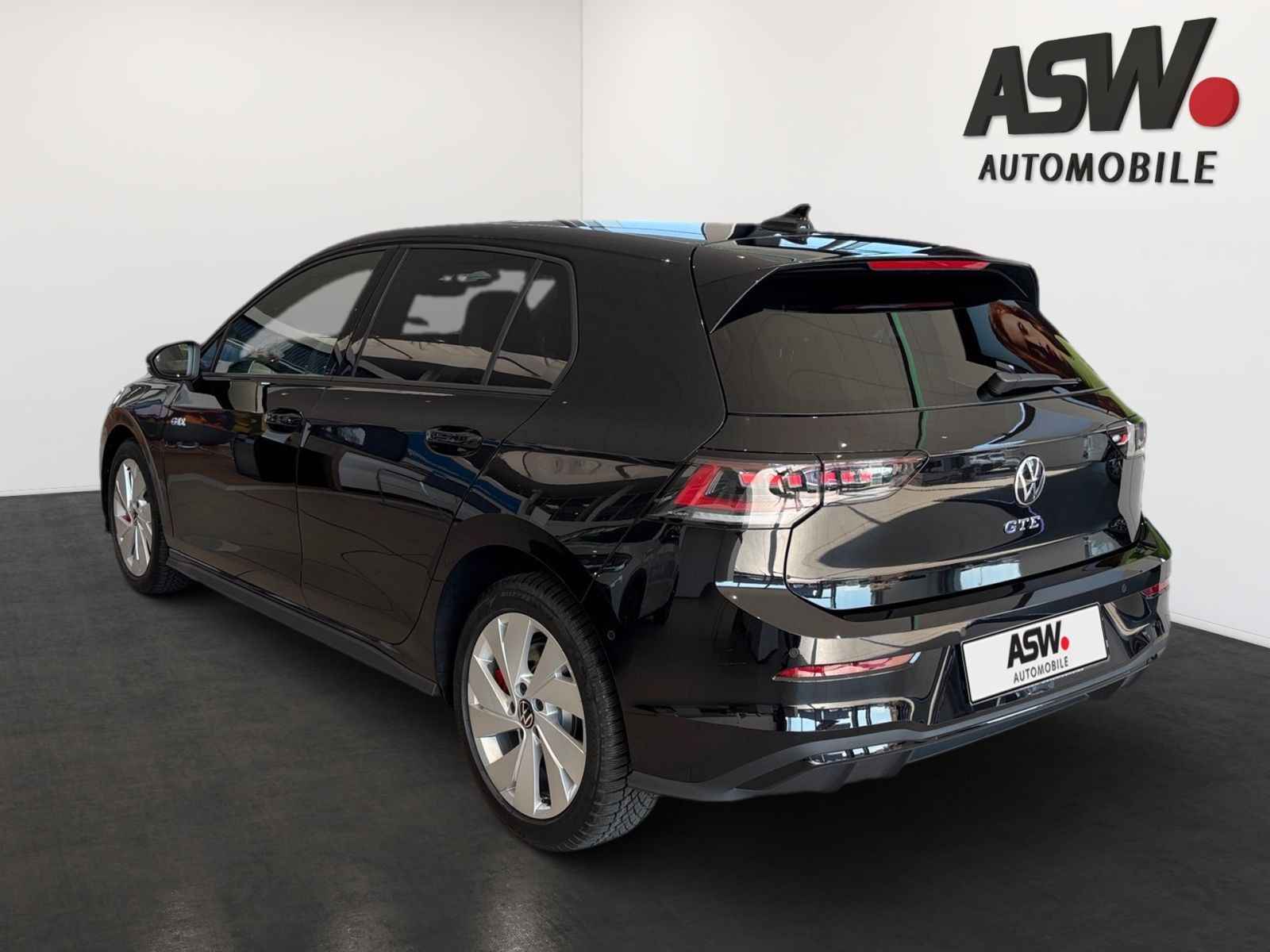 Fahrzeugabbildung Volkswagen Golf GTE 1,5 l eHybrid OPF 177 PS/116 PS DSG AHK