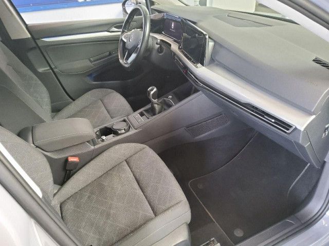 Fahrzeugabbildung Volkswagen Golf Variant Life 2.0 TDI LED Navi PDC SHZ AHK